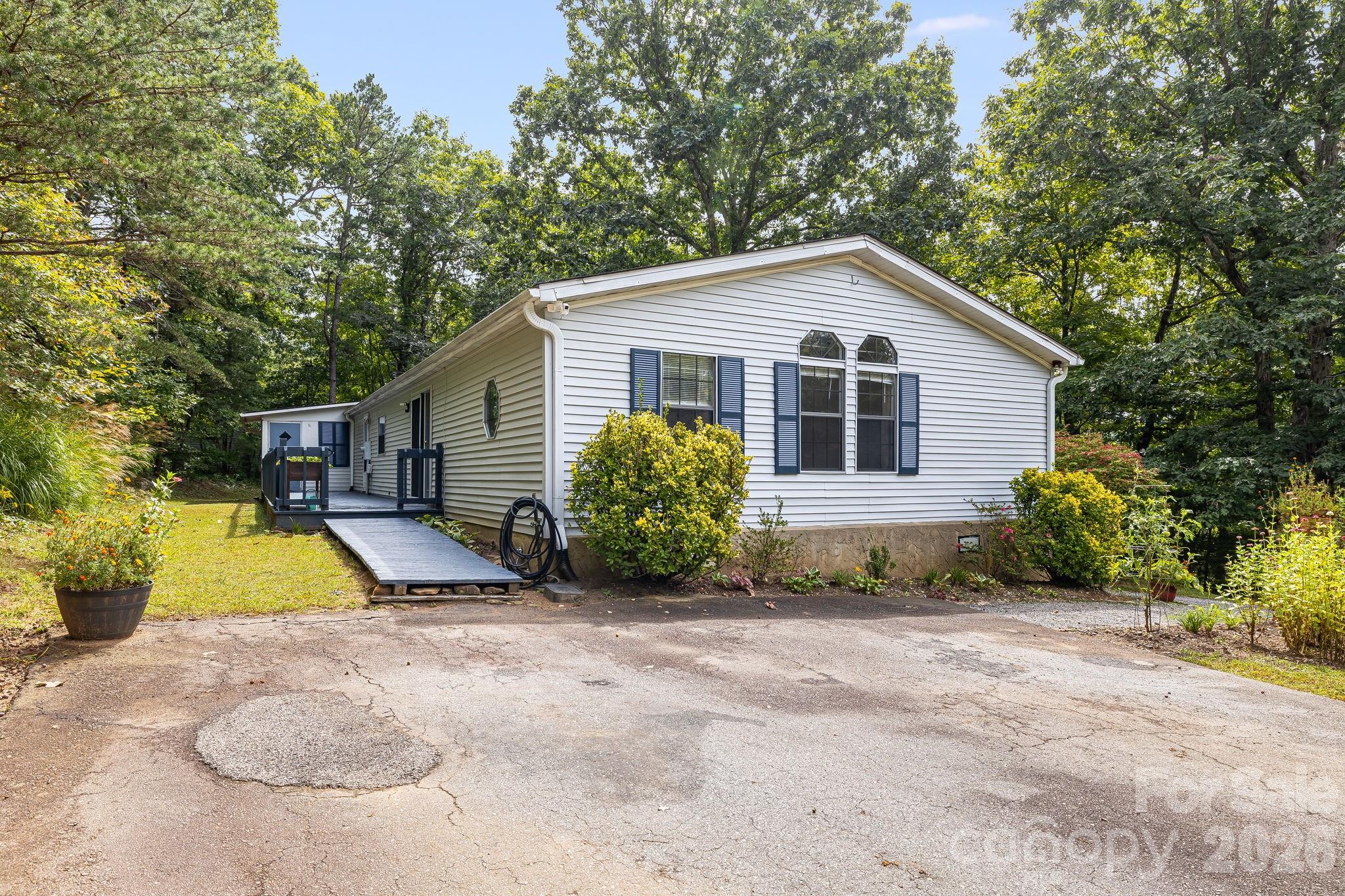 75 Cliffview Drive Property Photo 2