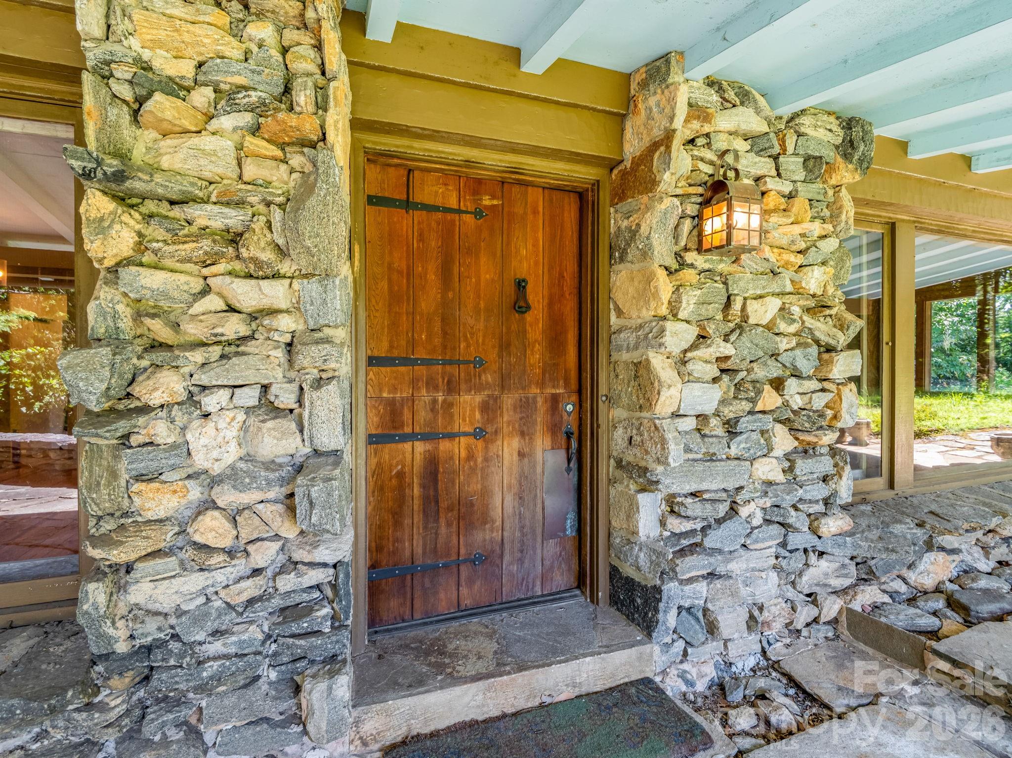 145 Stone Hedge Lane Property Photo 4