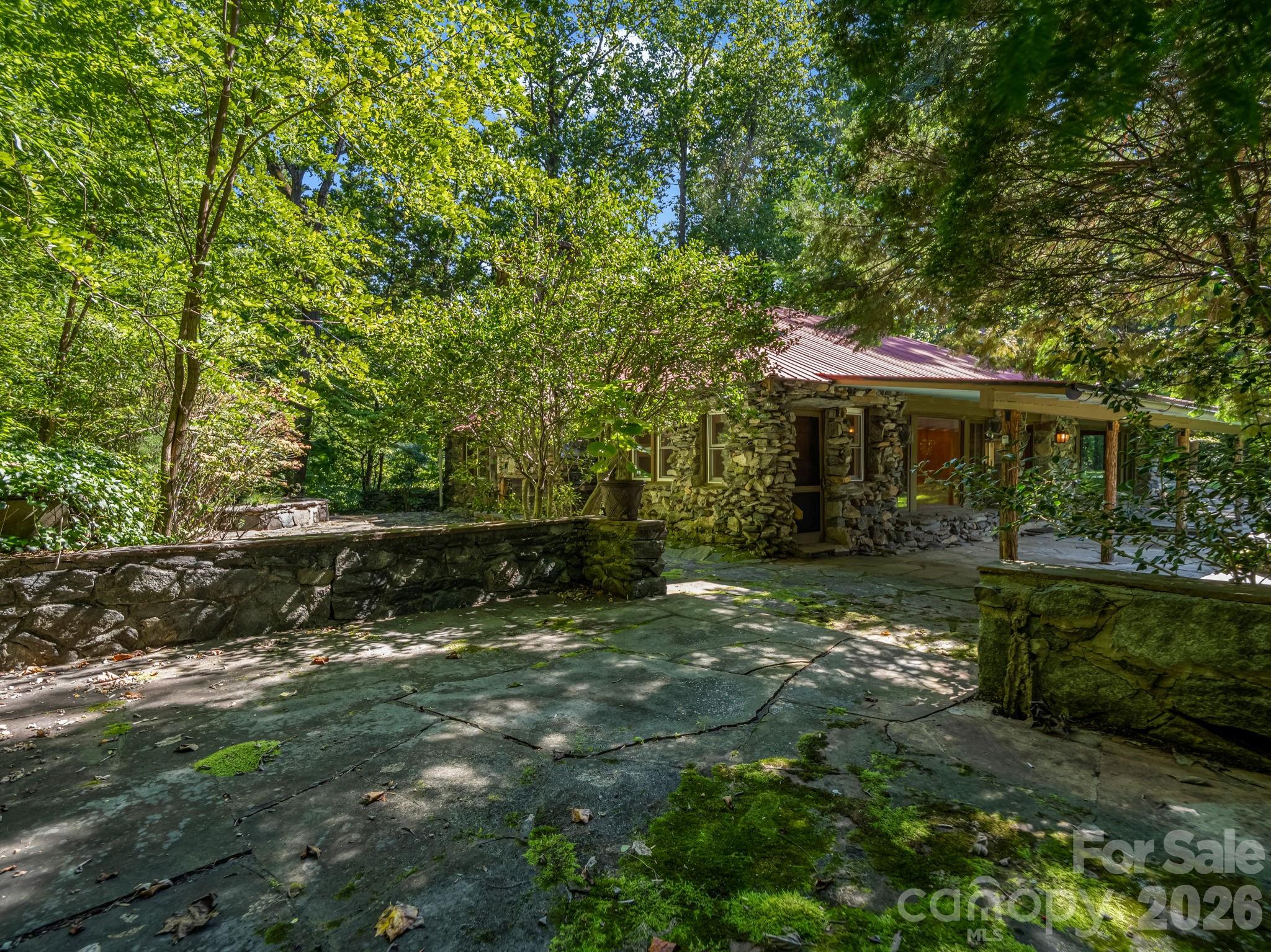 145 Stone Hedge Lane Property Photo 8