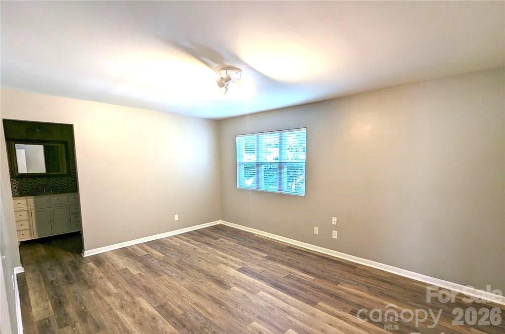 8021 Cedar Glen Drive Property Photo 8