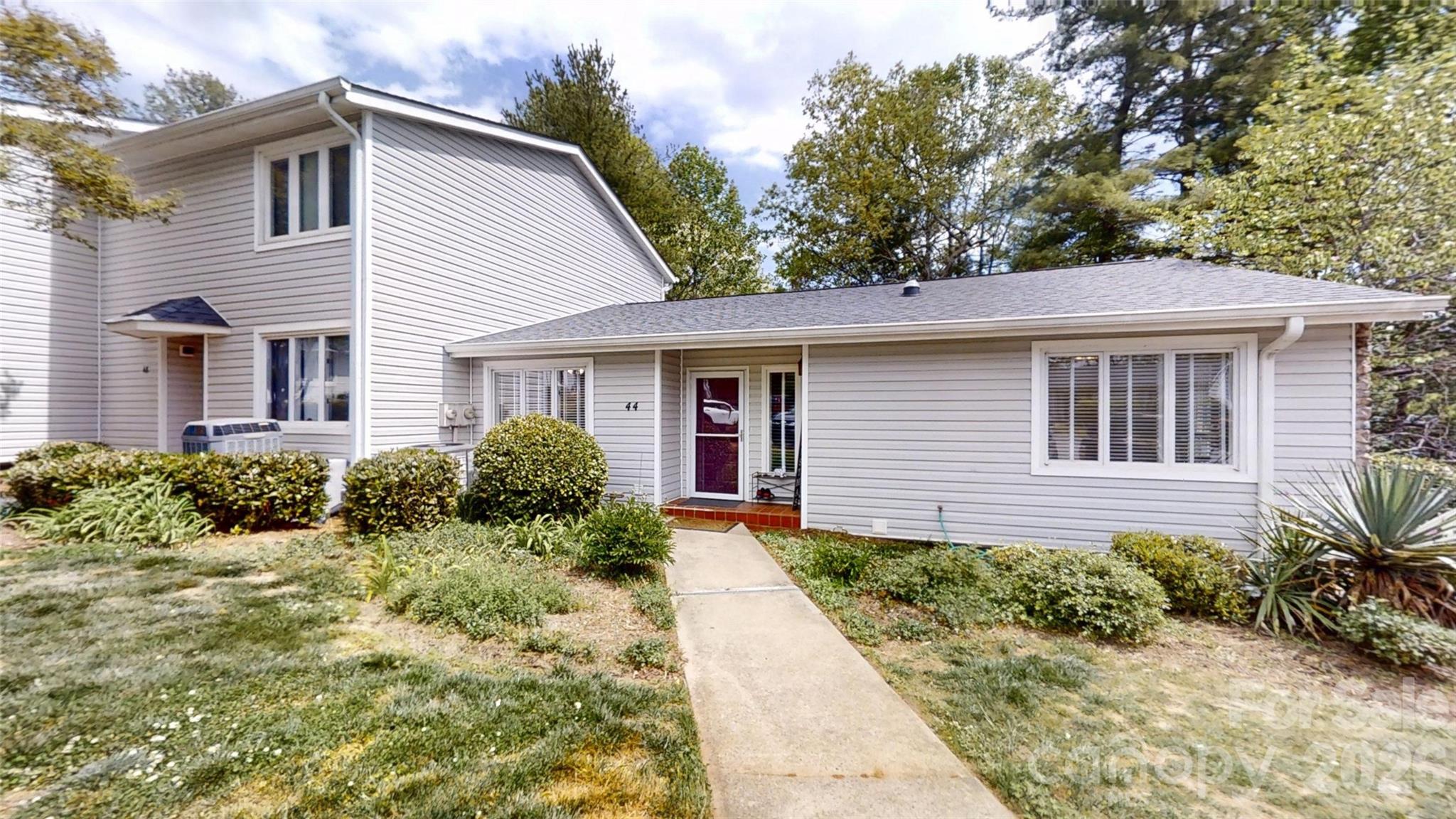 44 Hollybrook Drive Property Photo 1