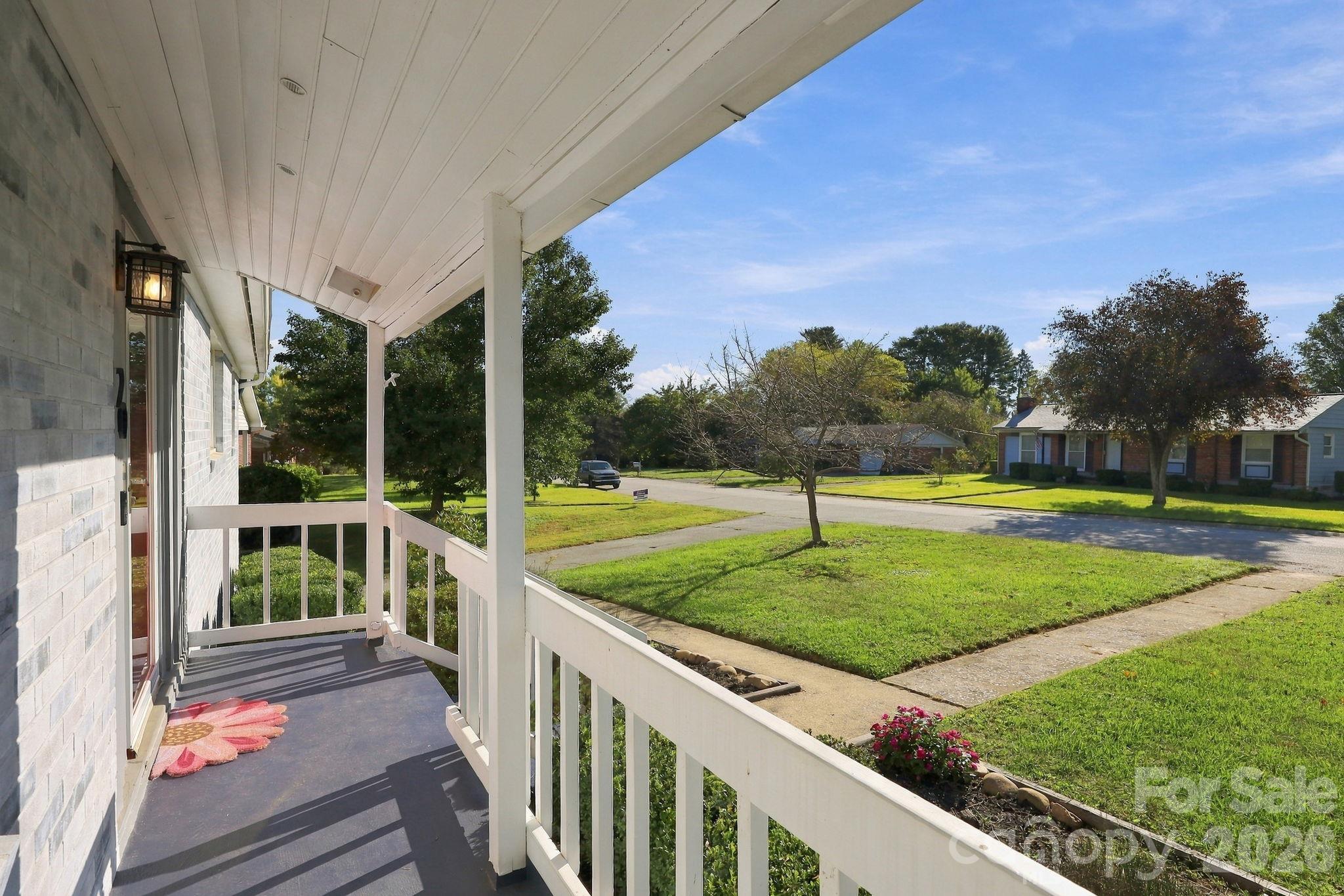 20 Oak Leaf Lane Property Photo 2