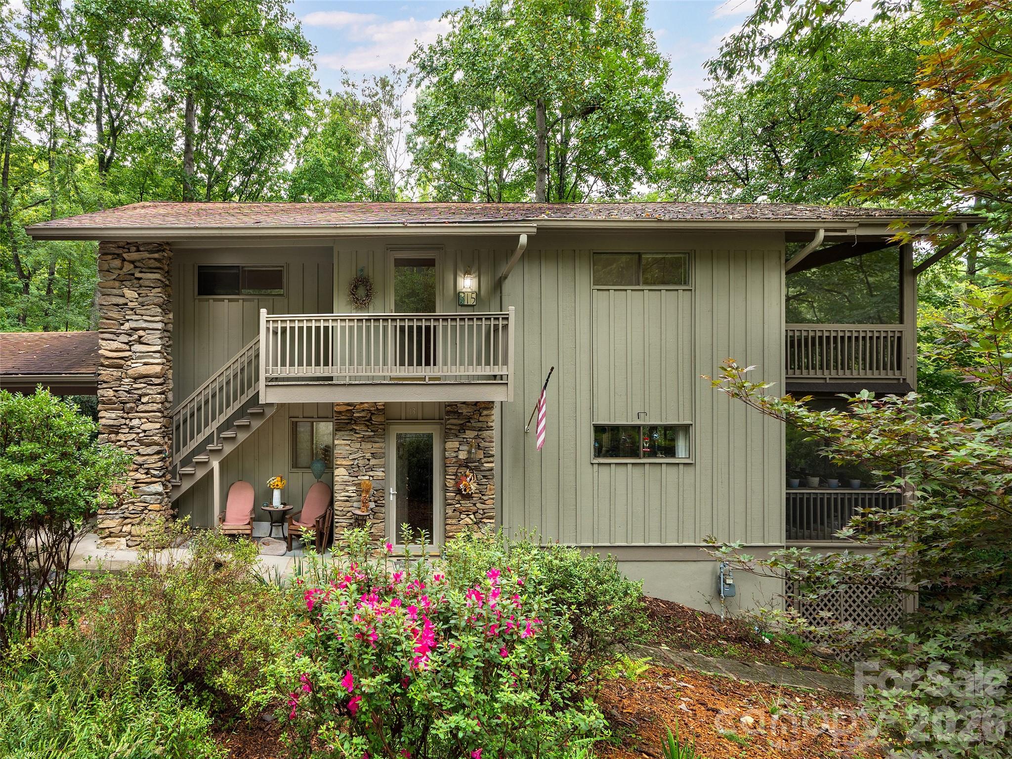 15 Cedarbrook Drive Property Photo 1
