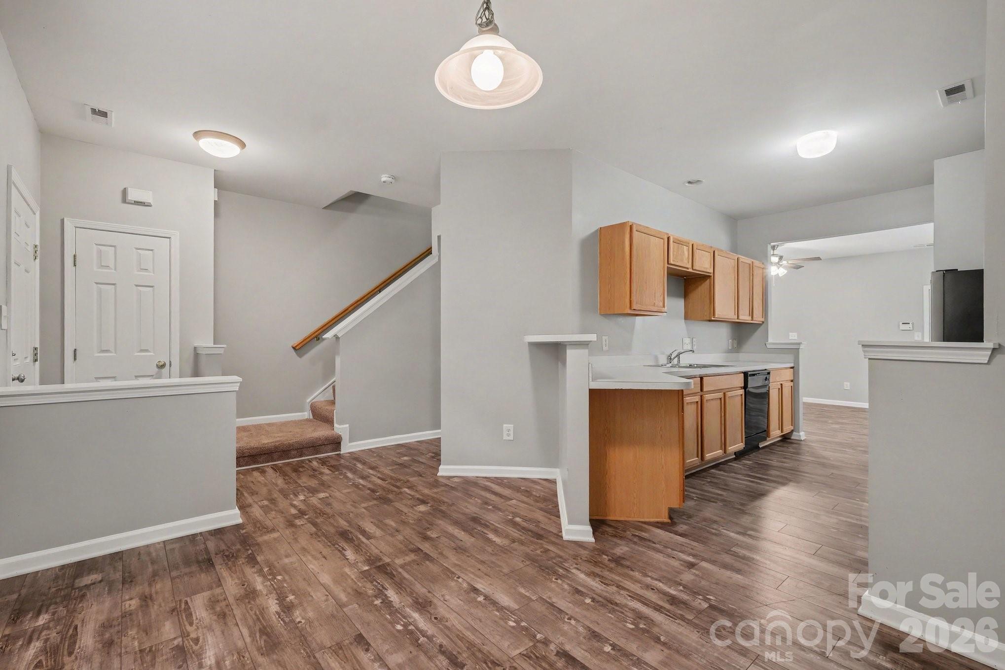 6172 Prosperity Church Road Property Photo 9