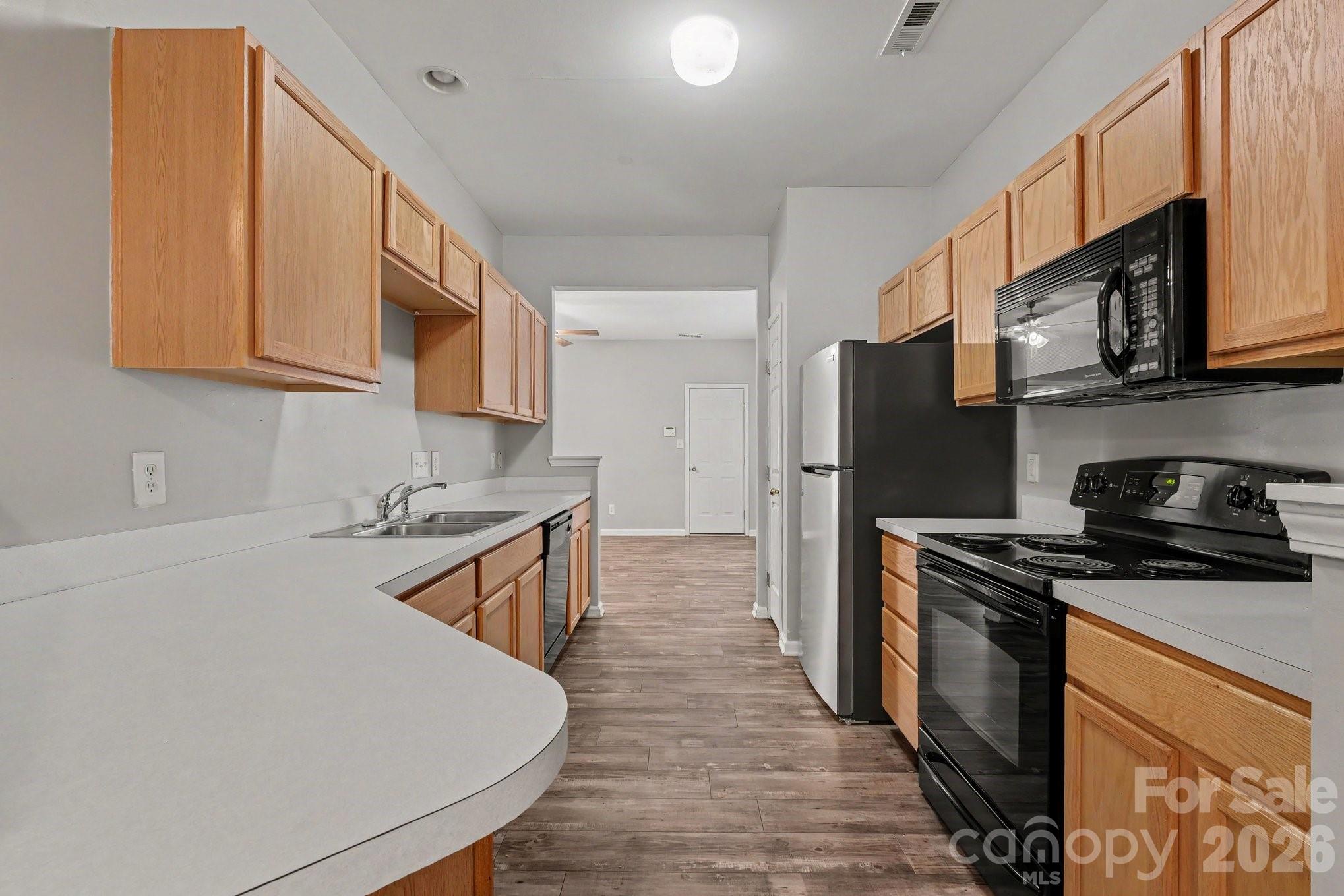6172 Prosperity Church Road Property Photo 12