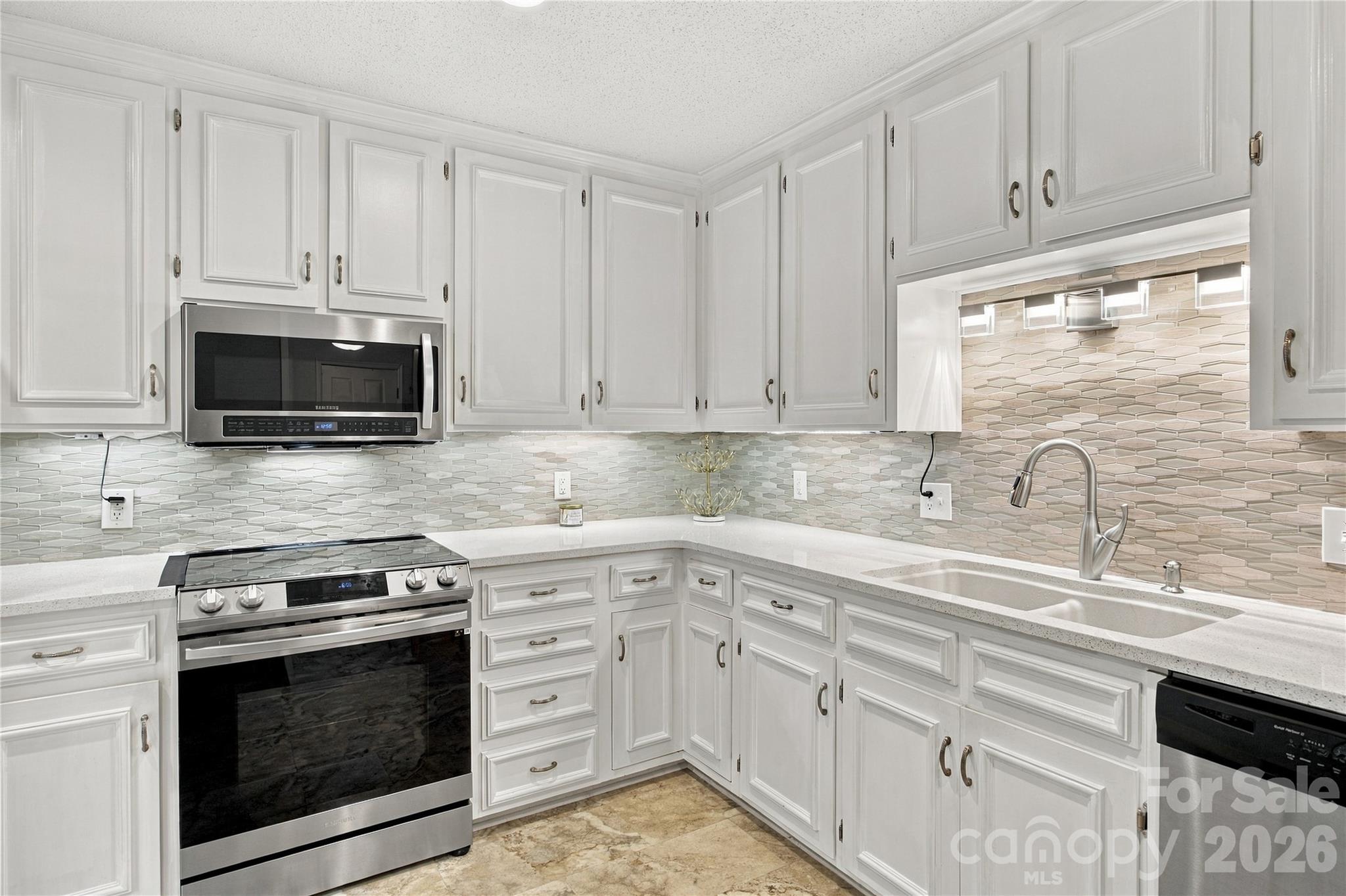 1334 Radio Road Property Photo 7