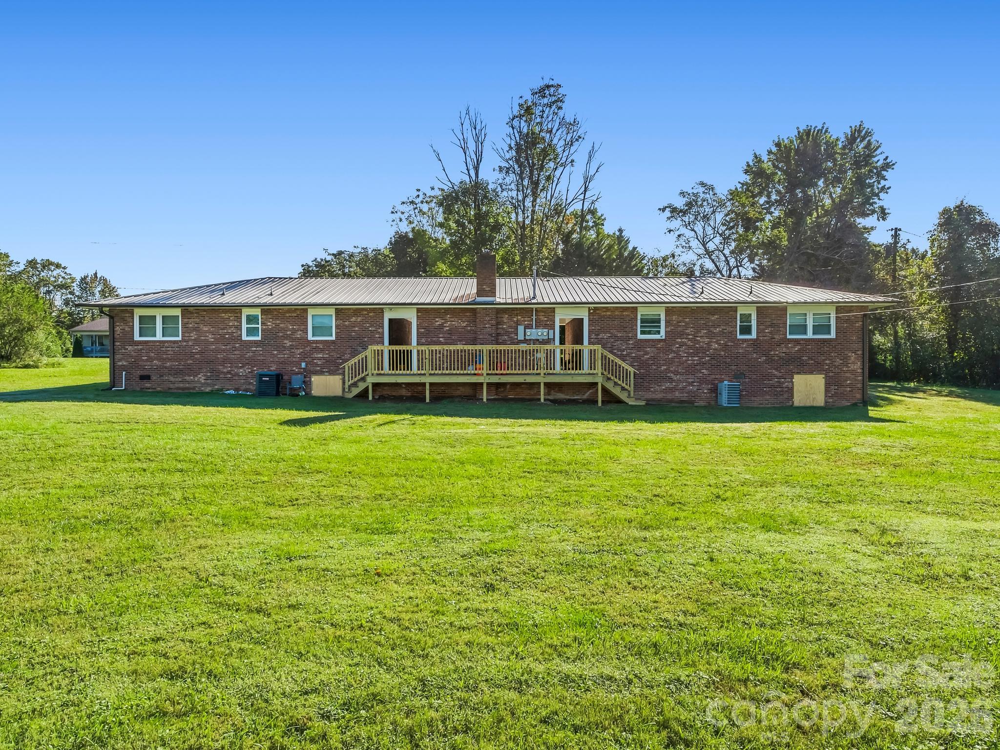 17 Randolph Avenue Property Photo 4