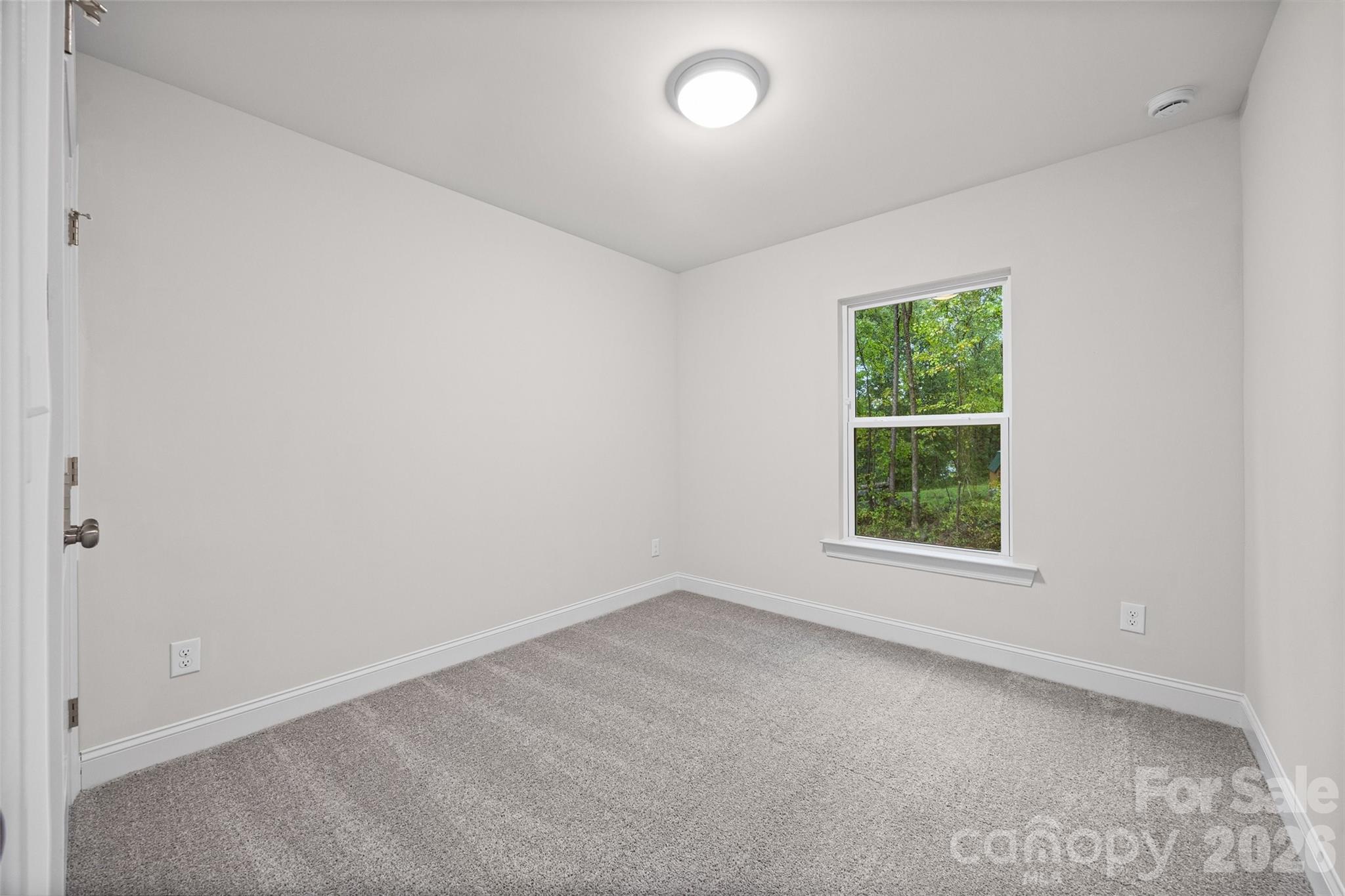 610 W Lewis Street Property Photo 17