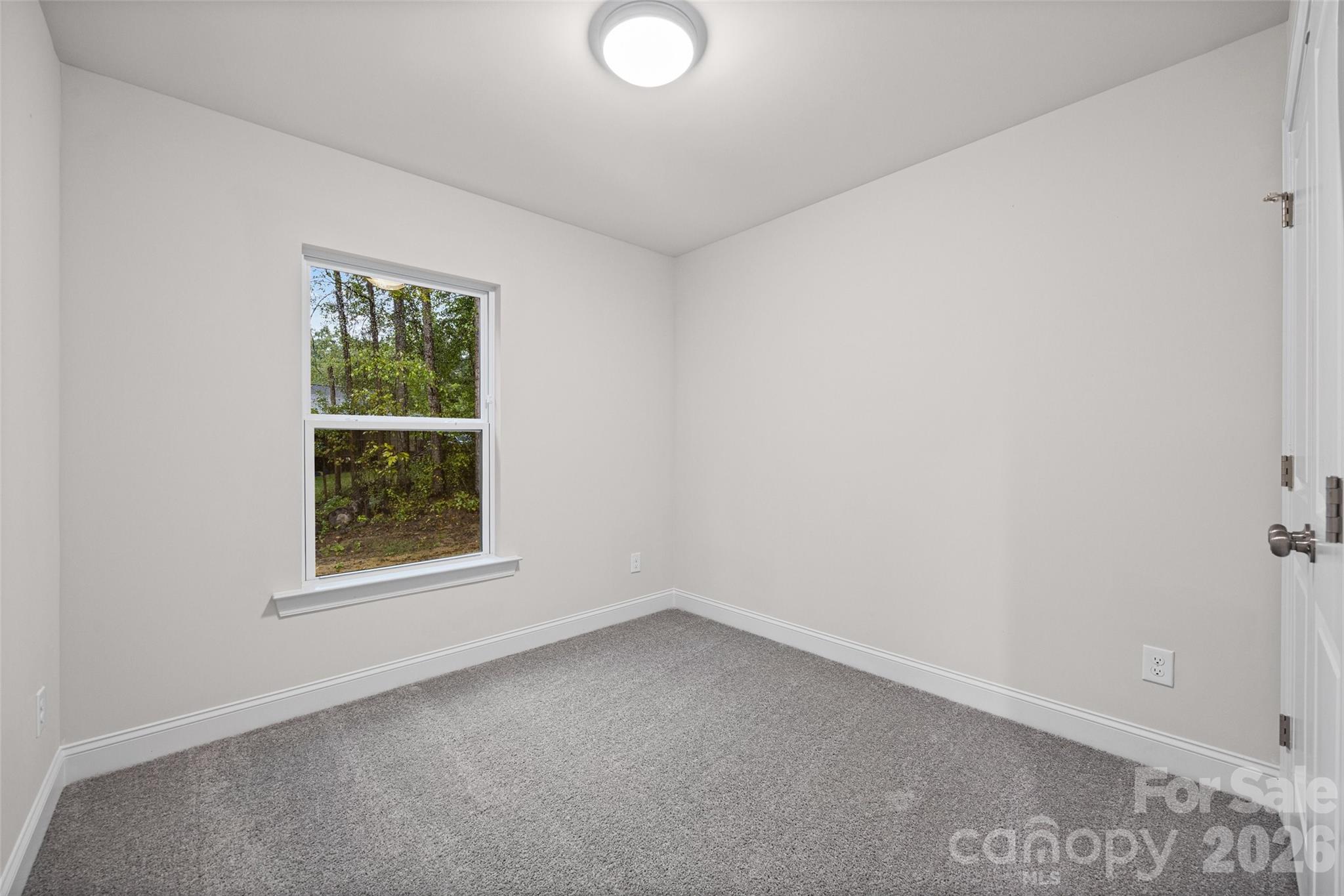 610 W Lewis Street Property Photo 19