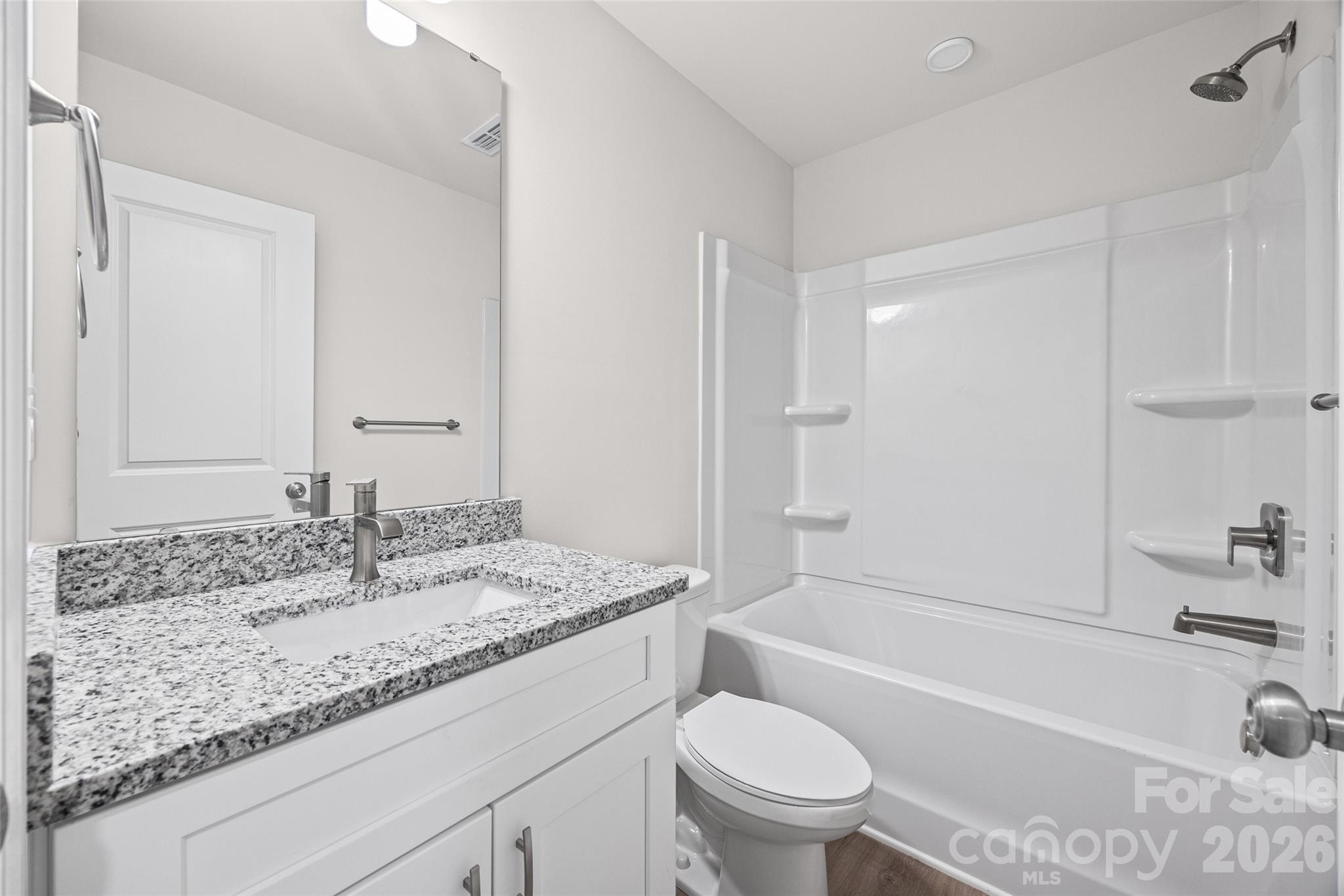 610 W Lewis Street Property Photo 21