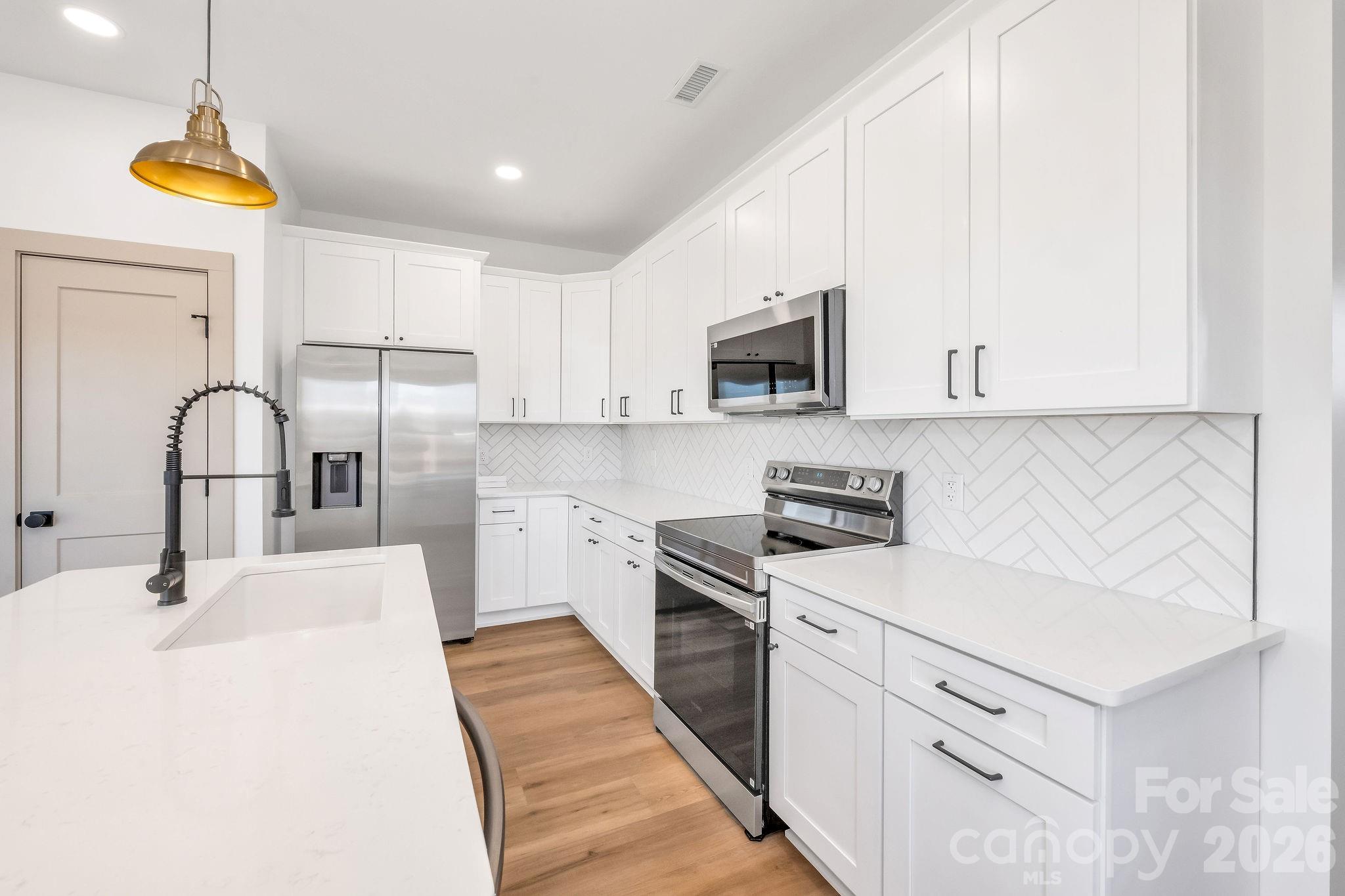 2111 24th Street Lane Property Photo 12