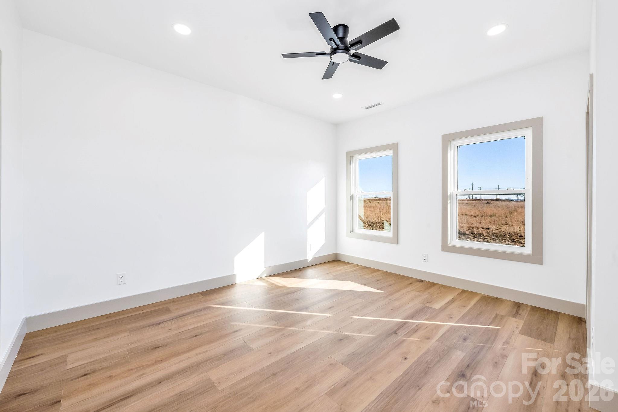 2111 24th Street Lane Property Photo 22