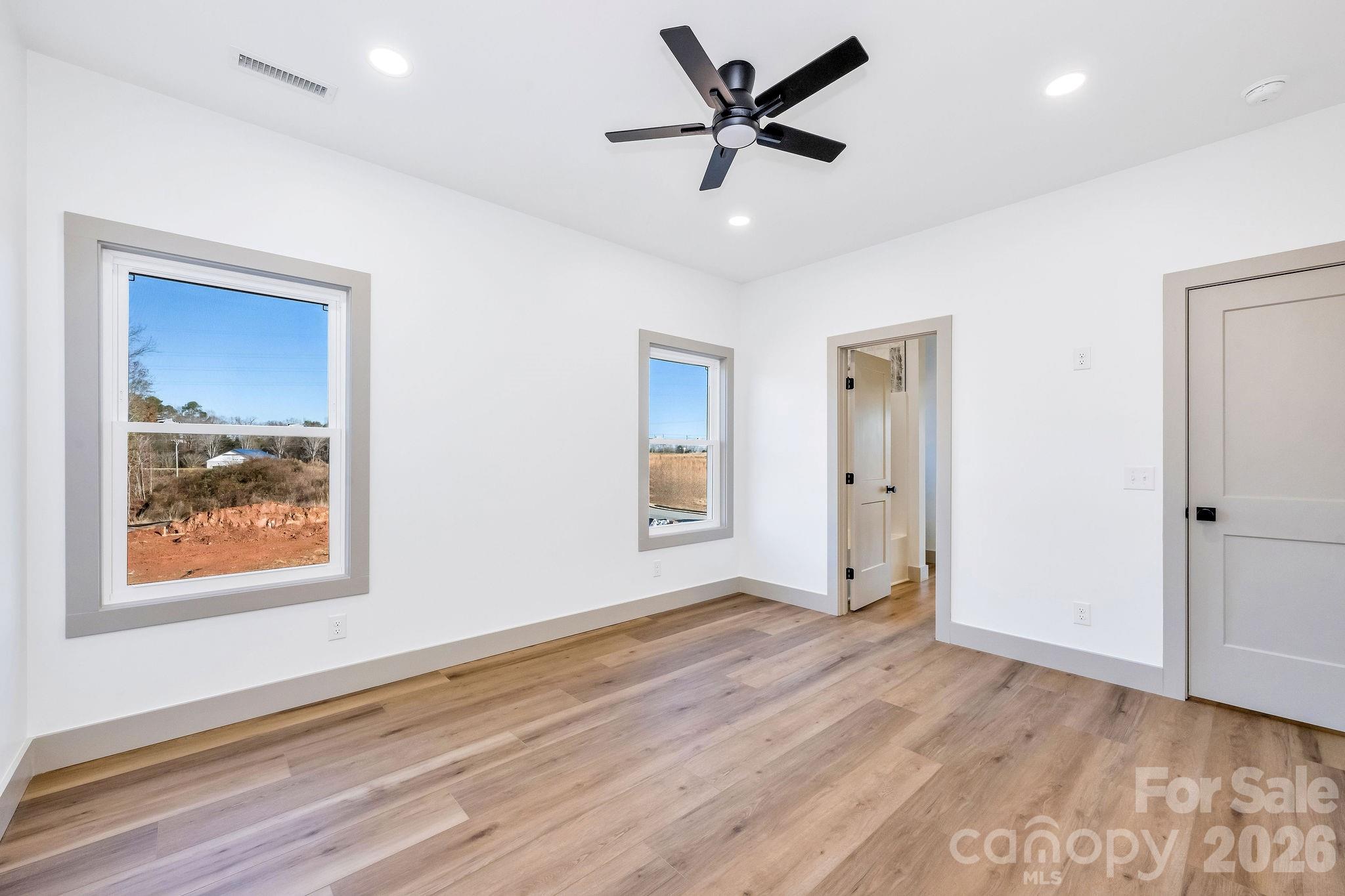 2111 24th Street Lane Property Photo 27