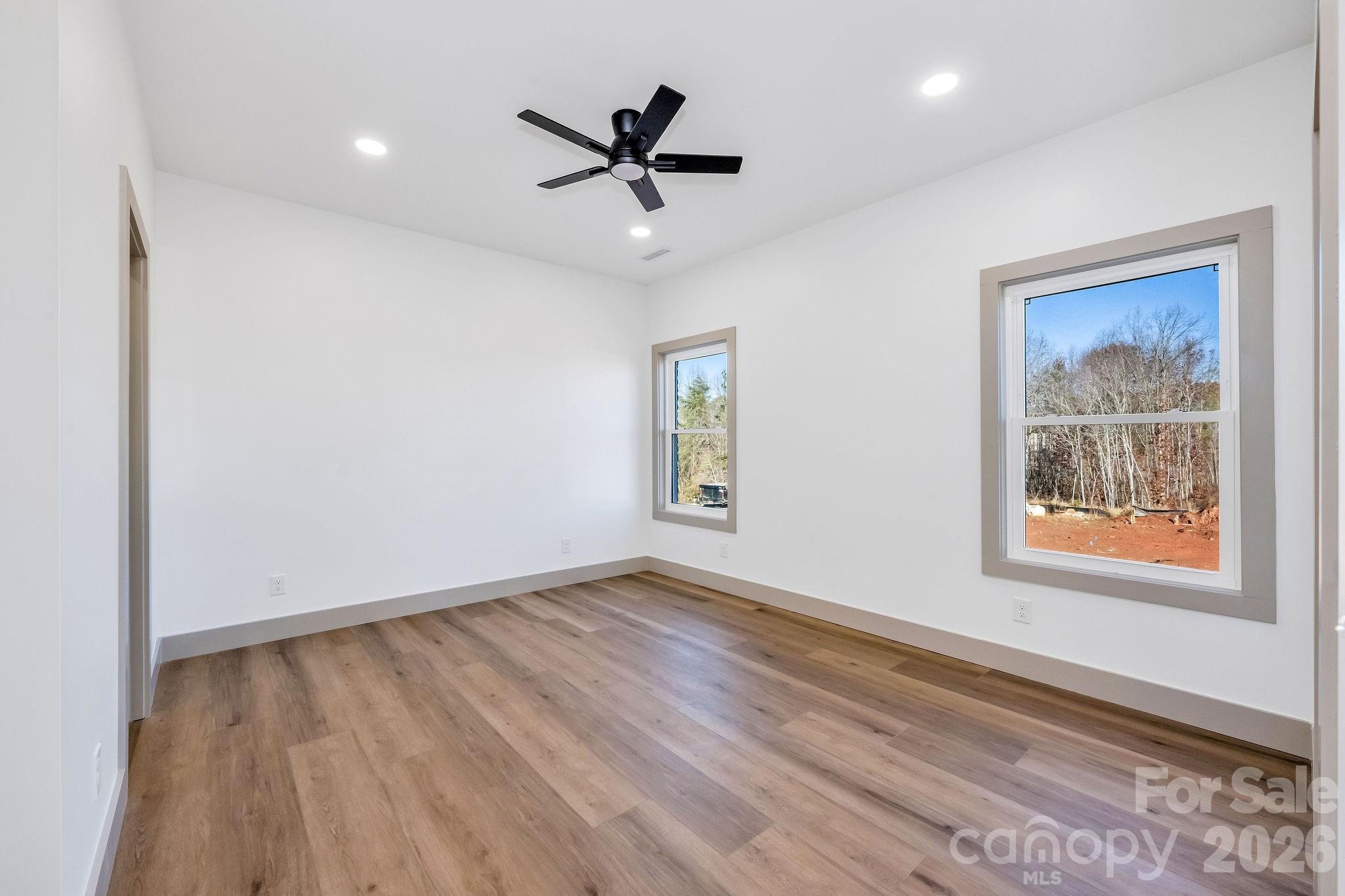2111 24th Street Lane Property Photo 28