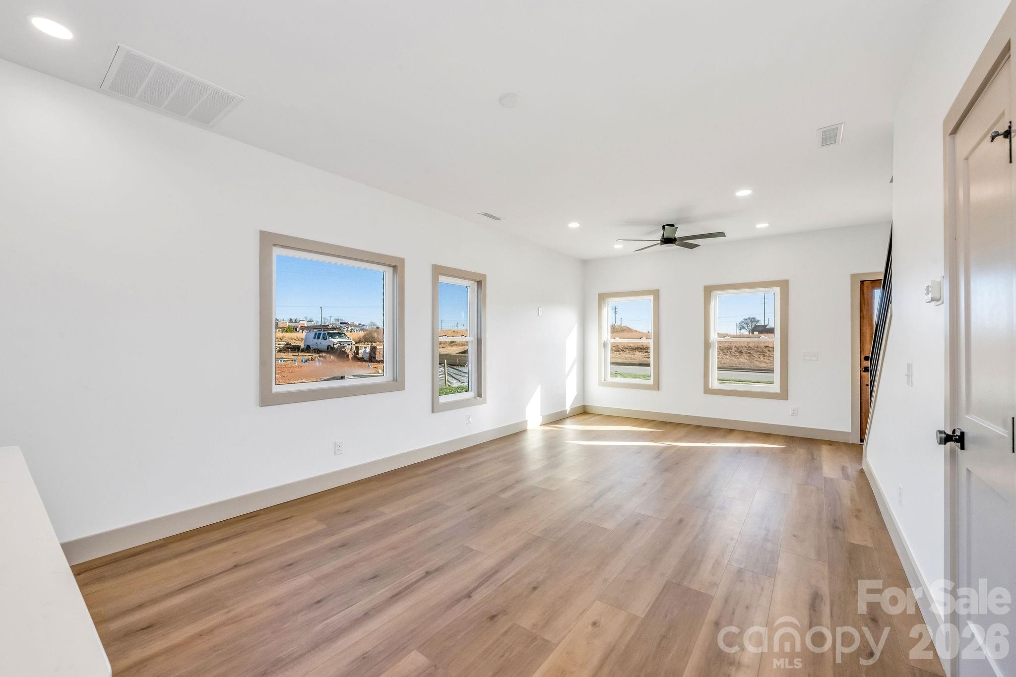 2111 24th Street Lane Property Photo 33