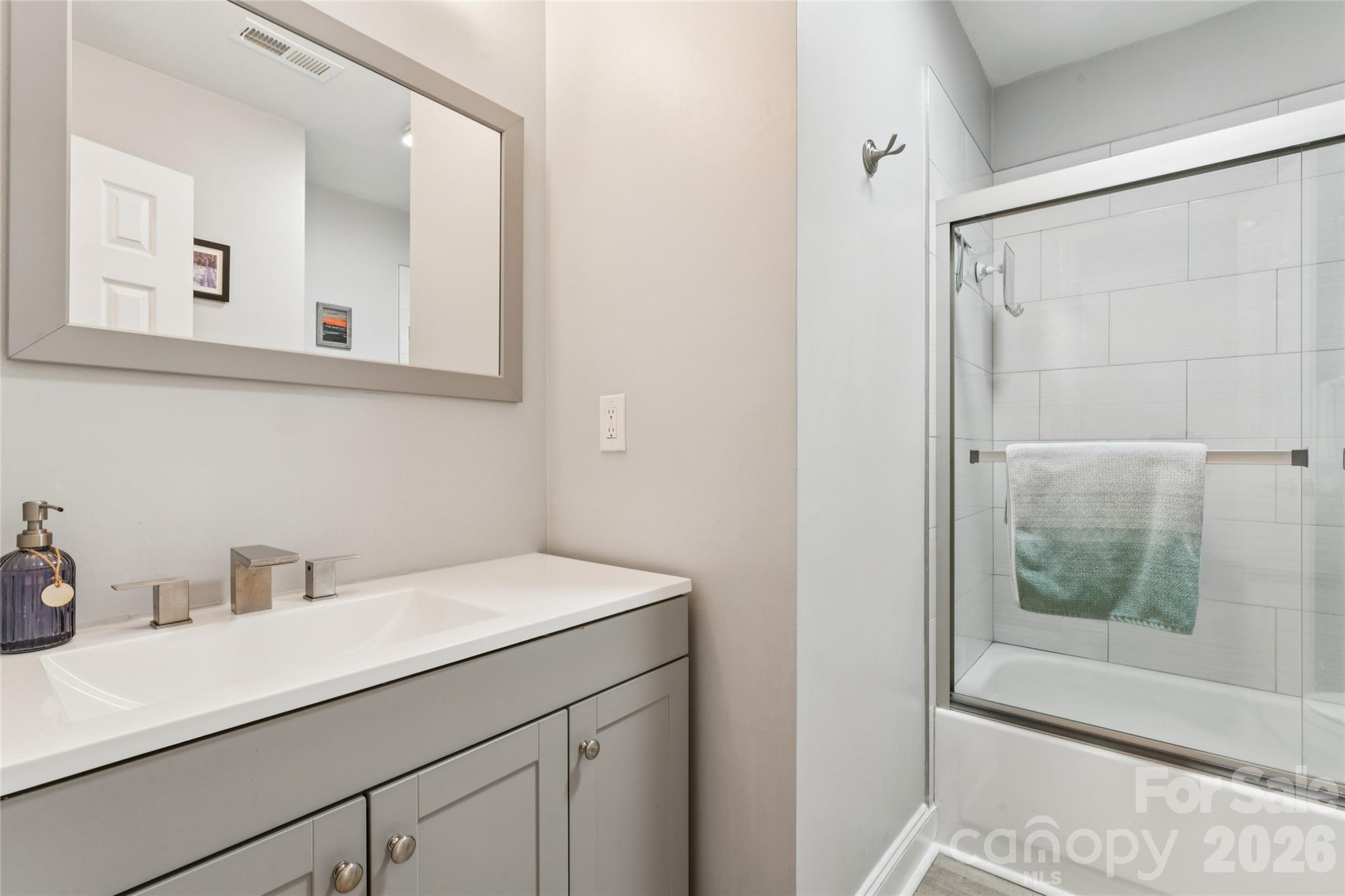 18819 Vineyard Point Lane Property Photo 14