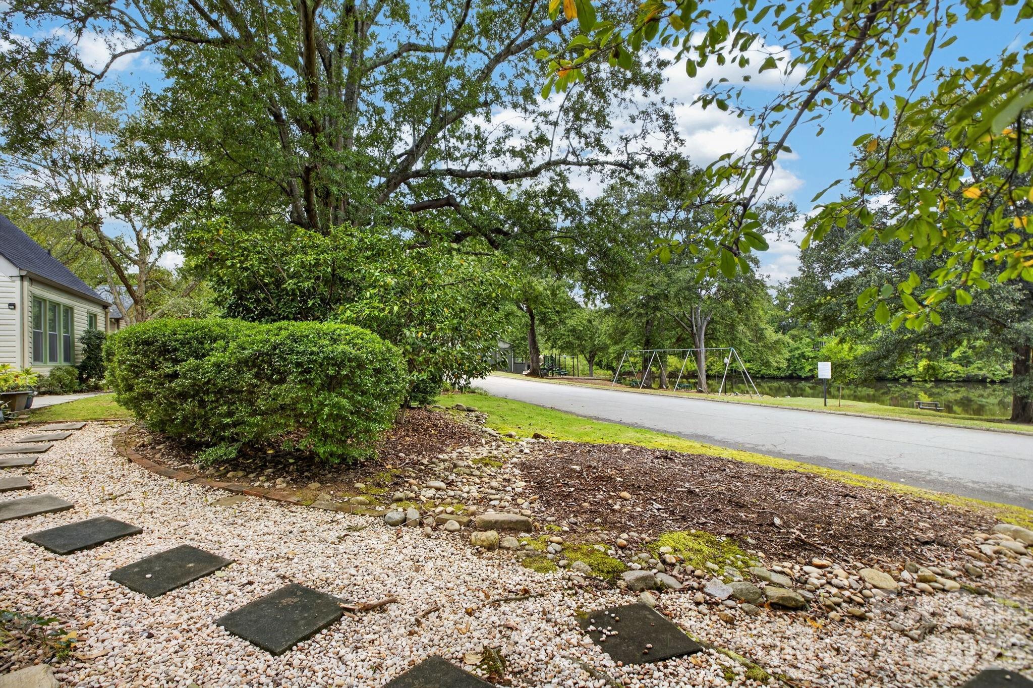 221 Saratoga Drive Property Photo 2