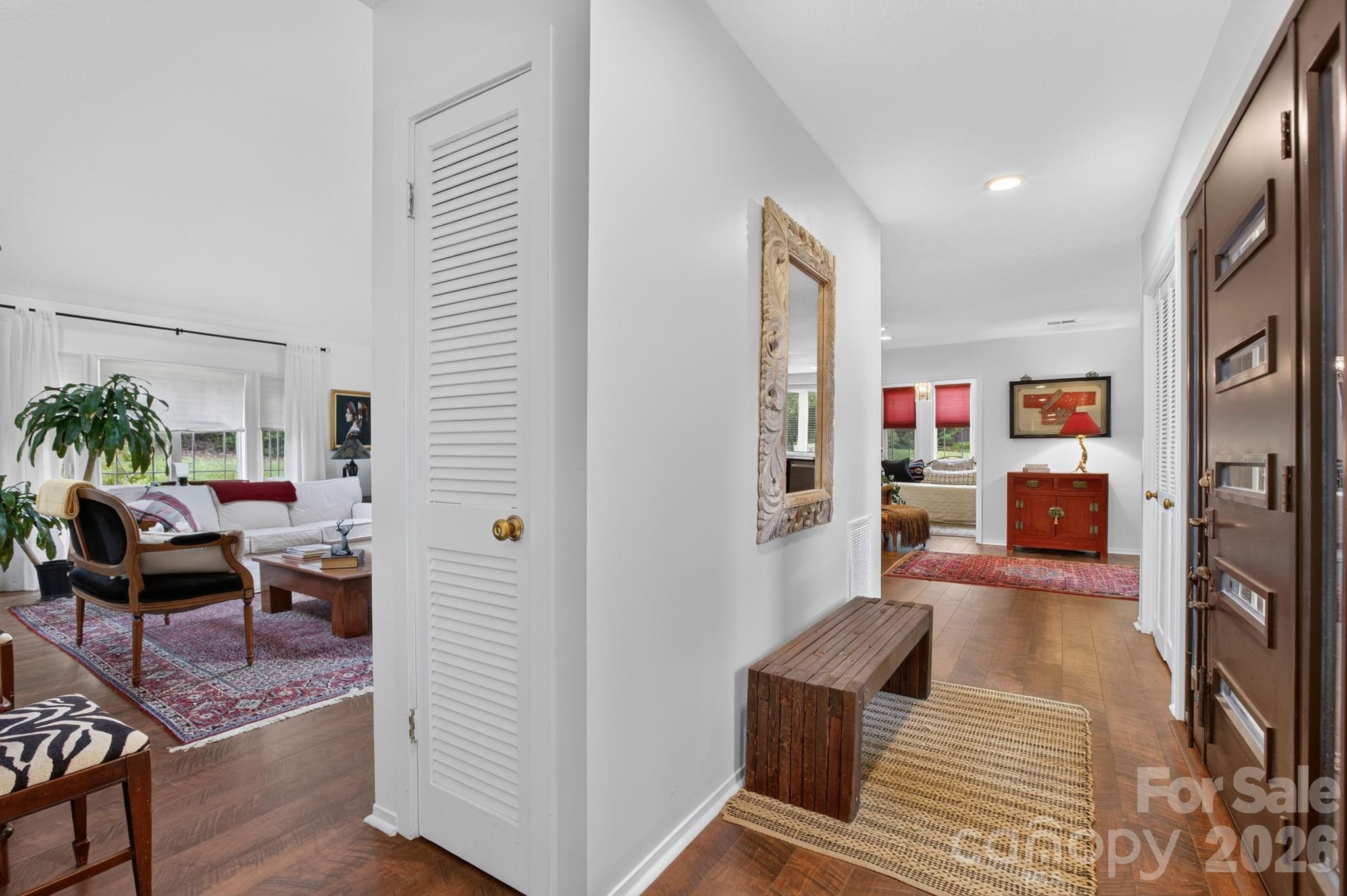 221 Saratoga Drive Property Photo 7