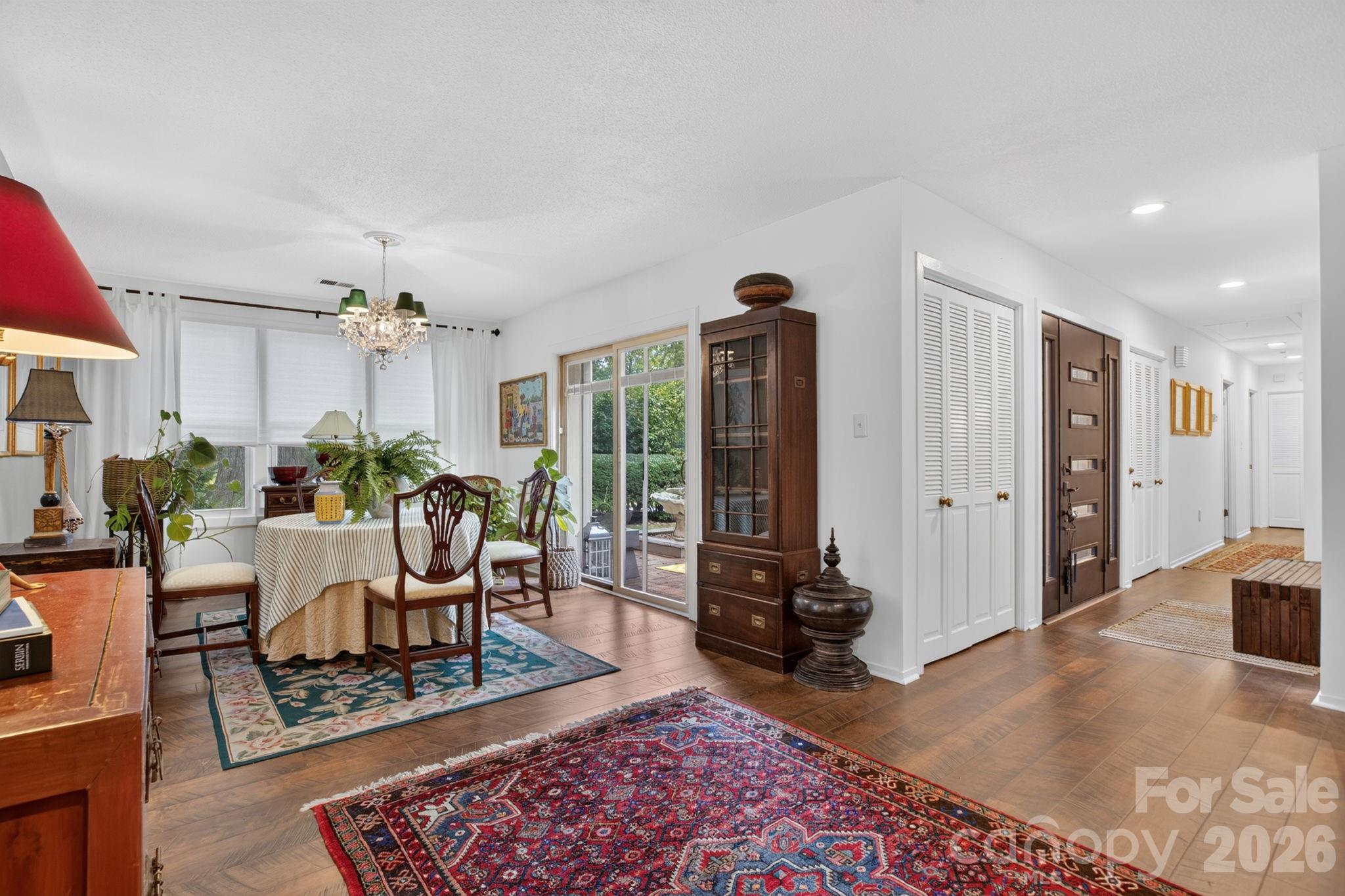 221 Saratoga Drive Property Photo 16