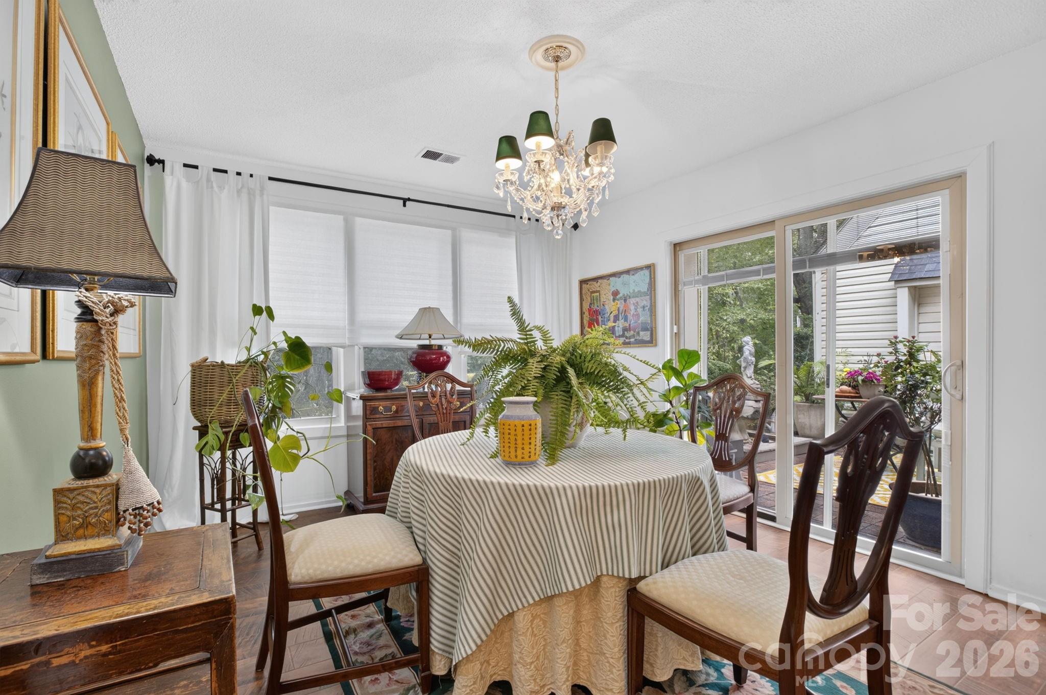 221 Saratoga Drive Property Photo 18