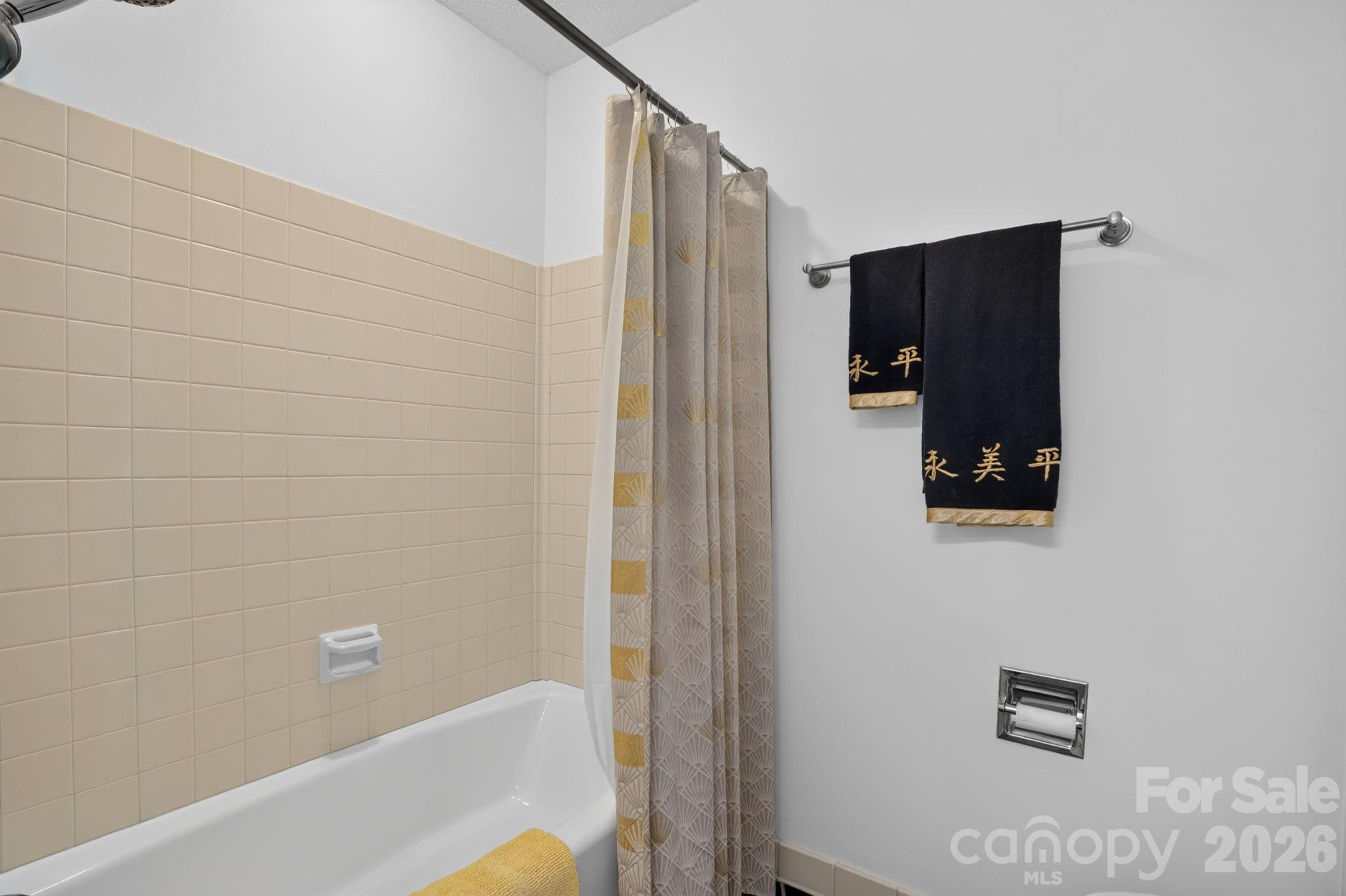 221 Saratoga Drive Property Photo 33