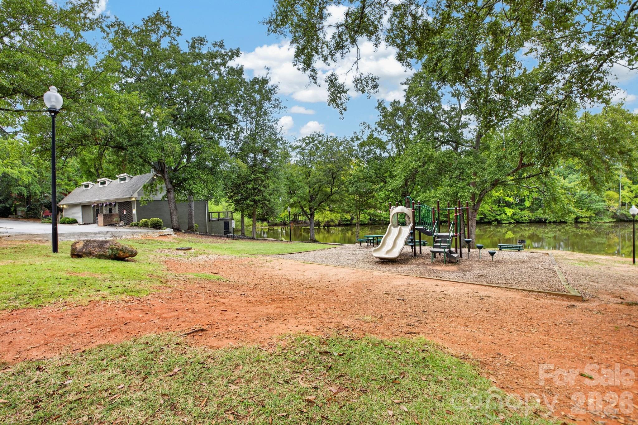 221 Saratoga Drive Property Photo 41