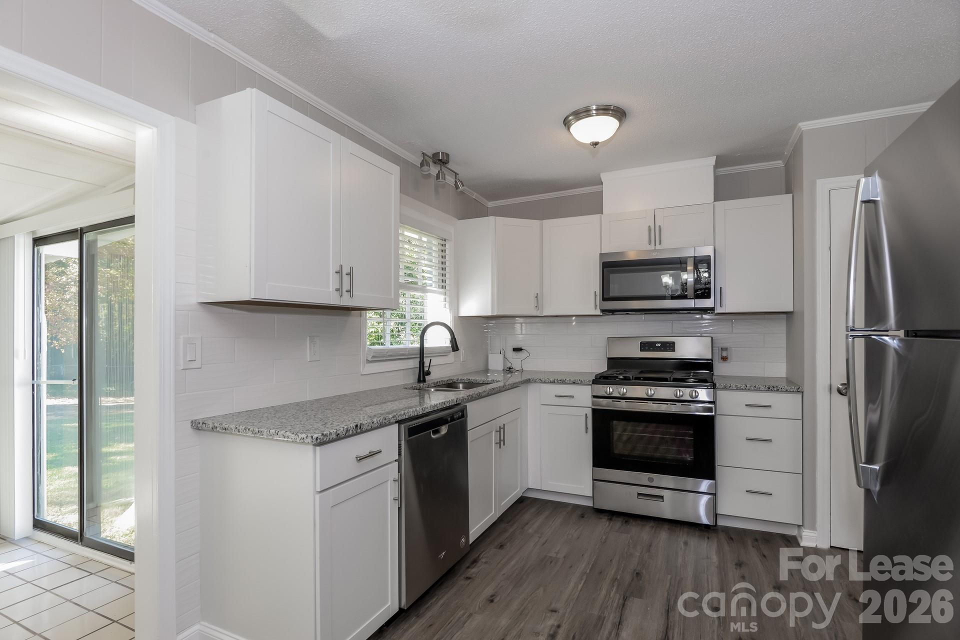 418 Meadow View Drive Property Photo 8