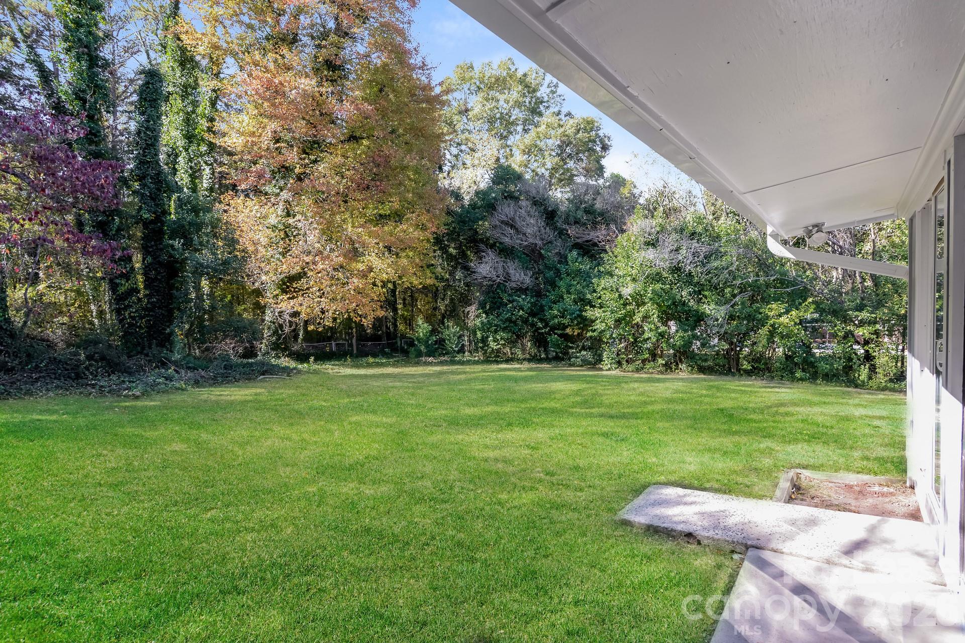 418 Meadow View Drive Property Photo 15