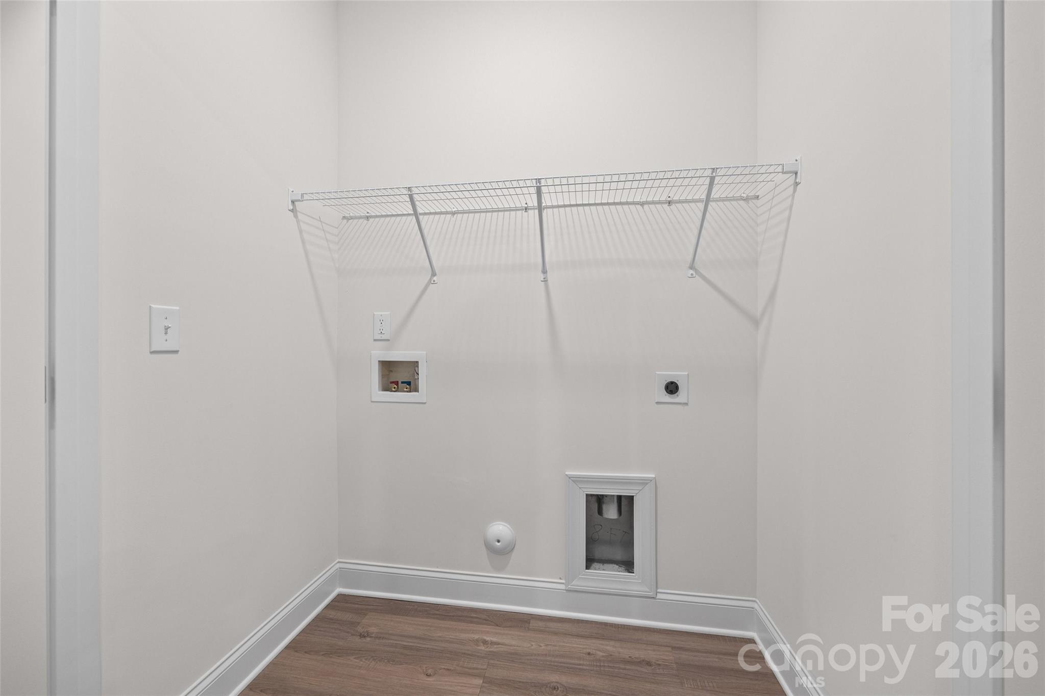 608 W Lewis Street Property Photo 16