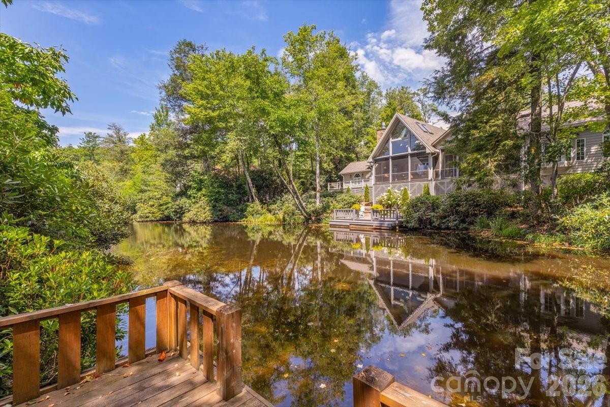21 Crescent Trail Property Photo 1