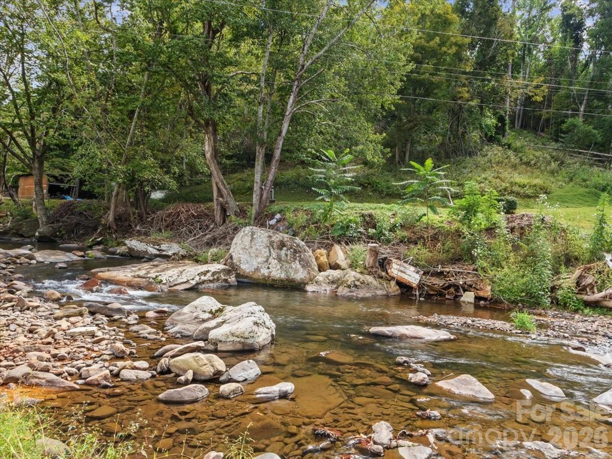 3206 Fork Mountain Road Property Photo 2
