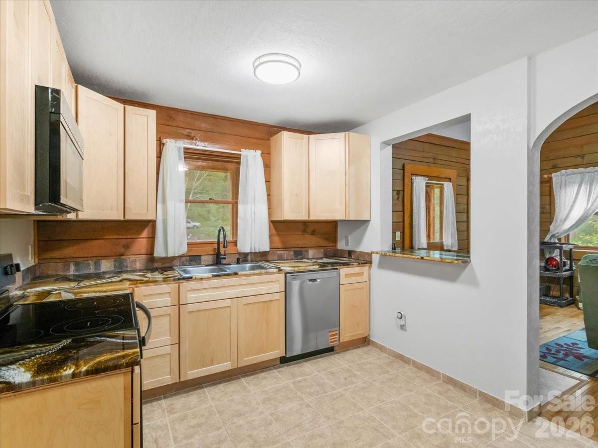 3206 Fork Mountain Road Property Photo 11