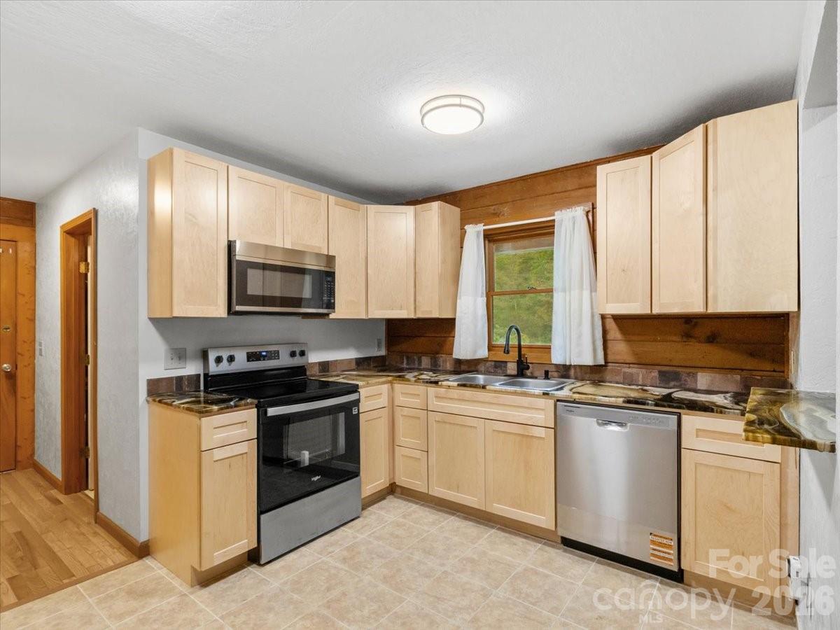 3206 Fork Mountain Road Property Photo 12