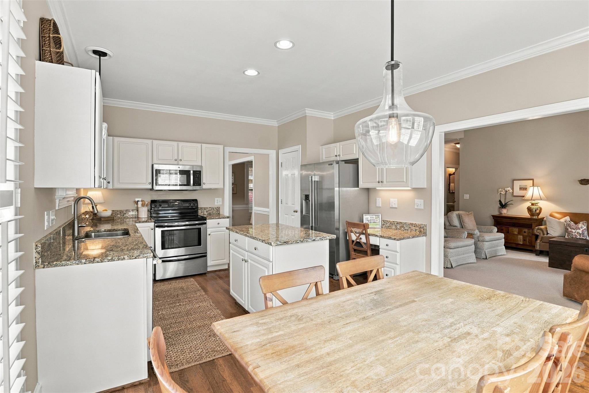 7111 Prescott Pond Lane Property Photo 6