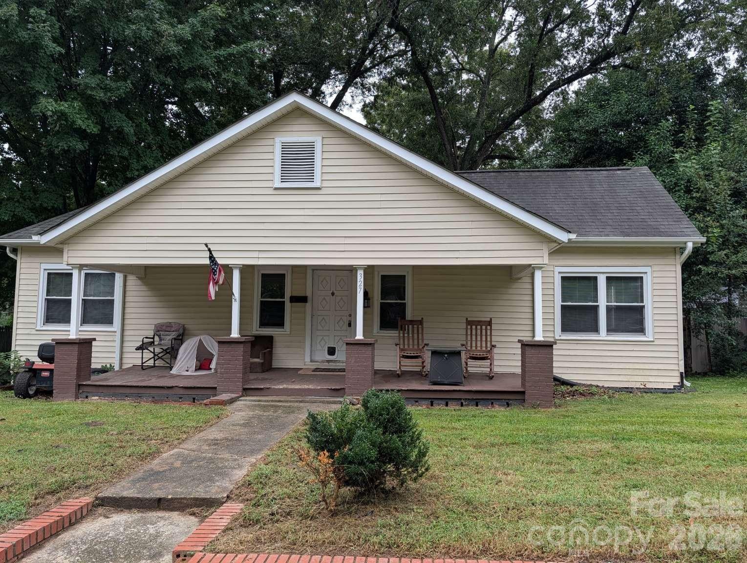 327 Aycock Street Property Photo 1