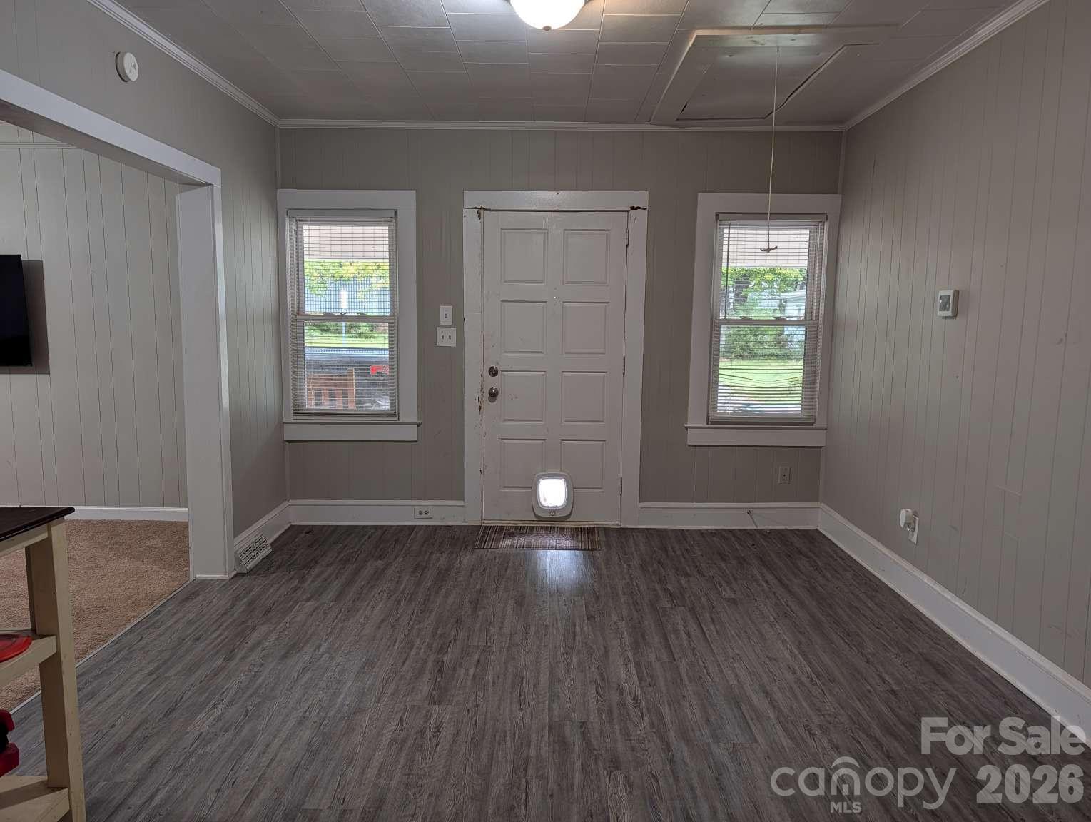 327 Aycock Street Property Photo 7