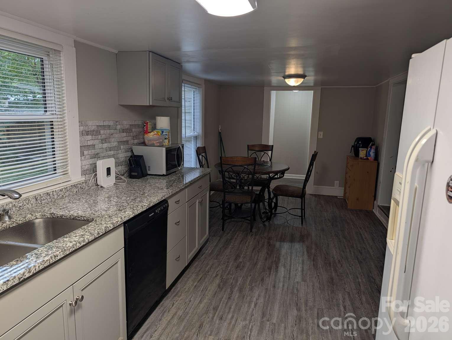 327 Aycock Street Property Photo 10