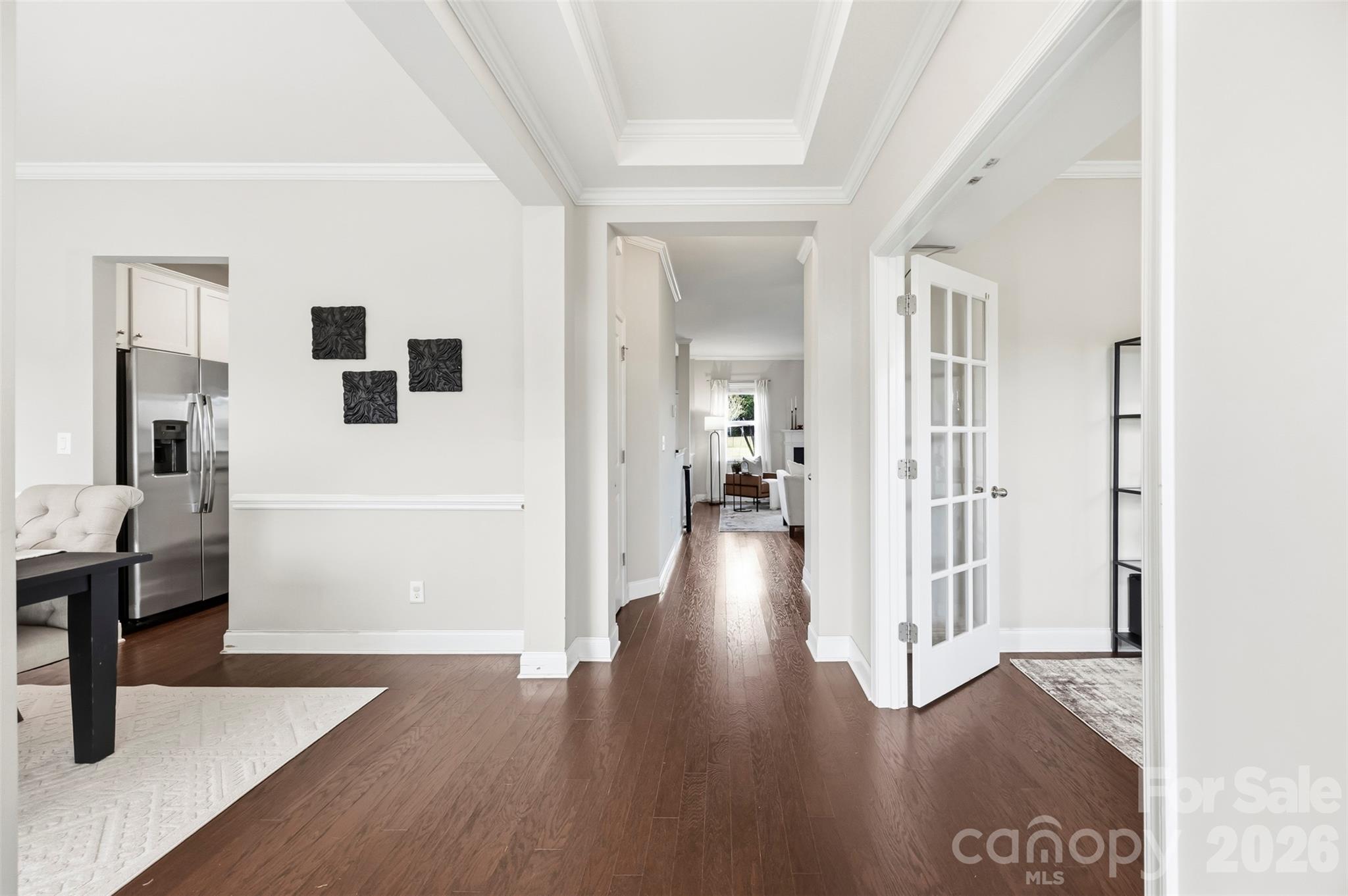 1124 Golden Gate Court Property Photo 3