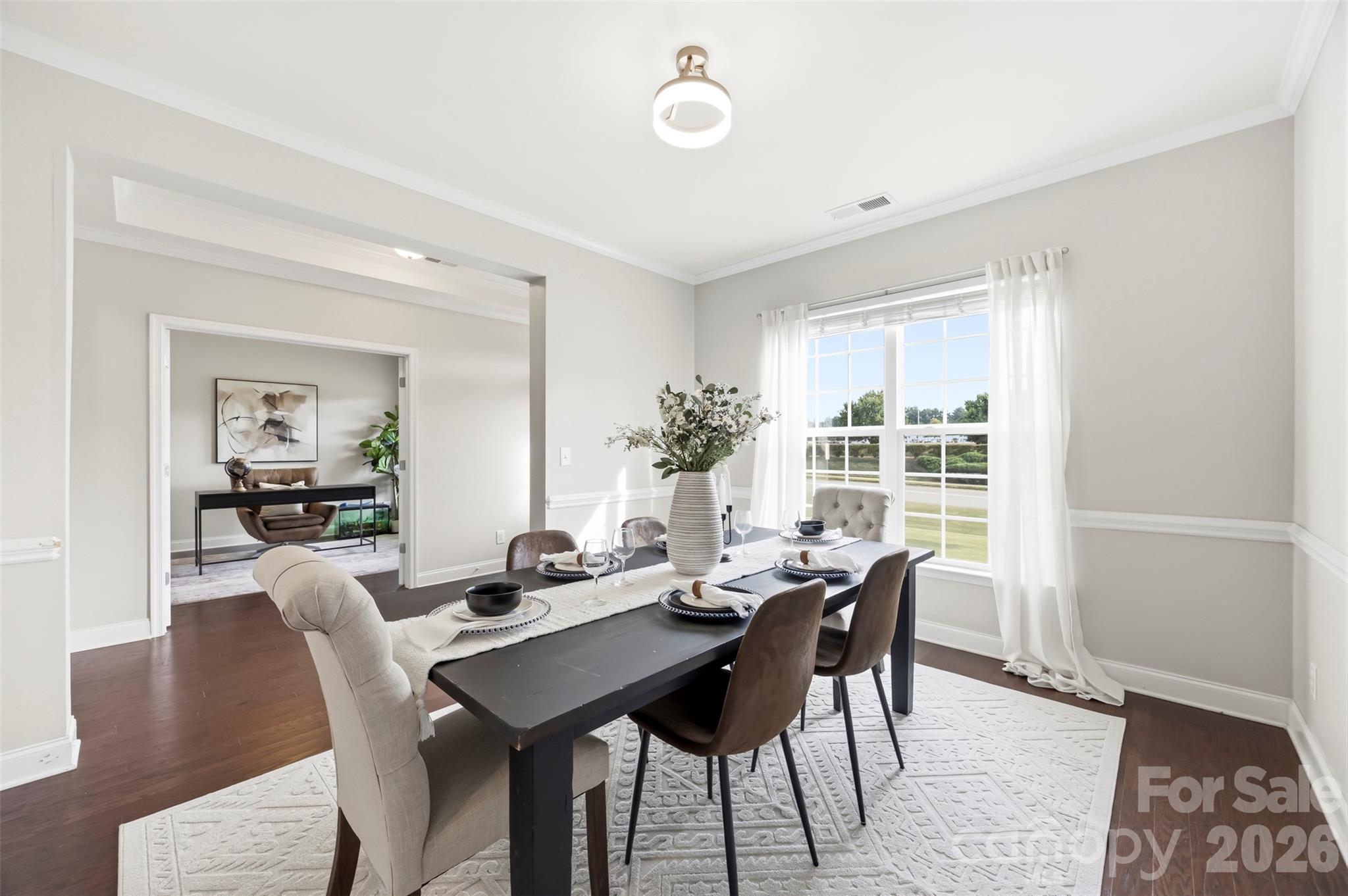 1124 Golden Gate Court Property Photo 8