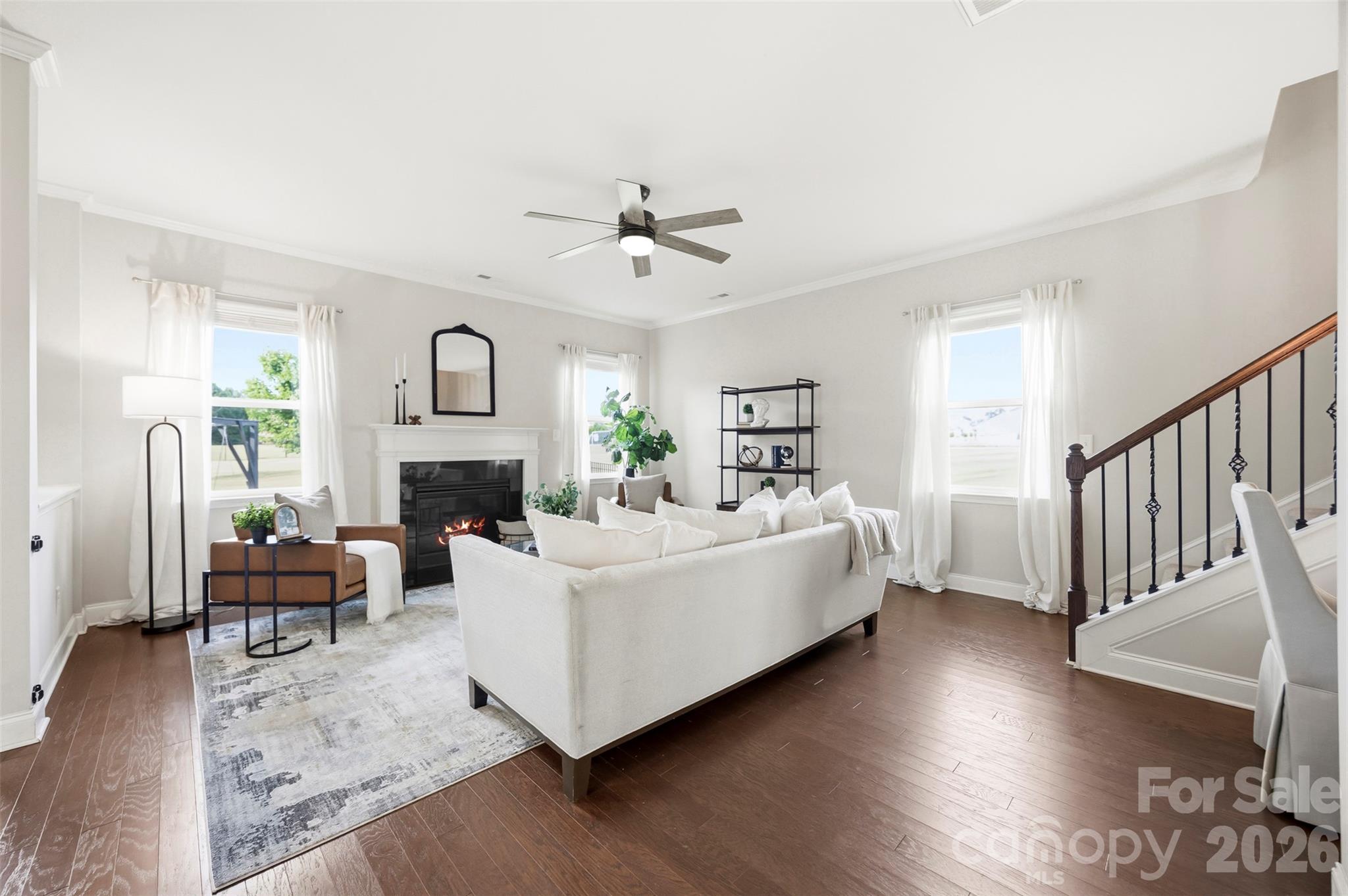 1124 Golden Gate Court Property Photo 10