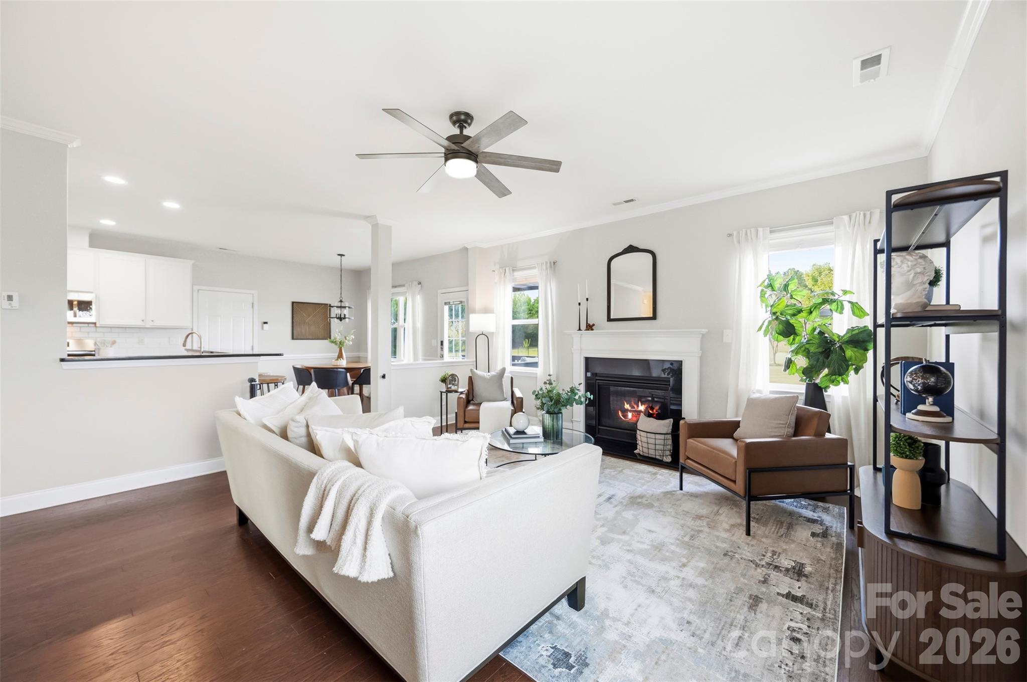 1124 Golden Gate Court Property Photo 11