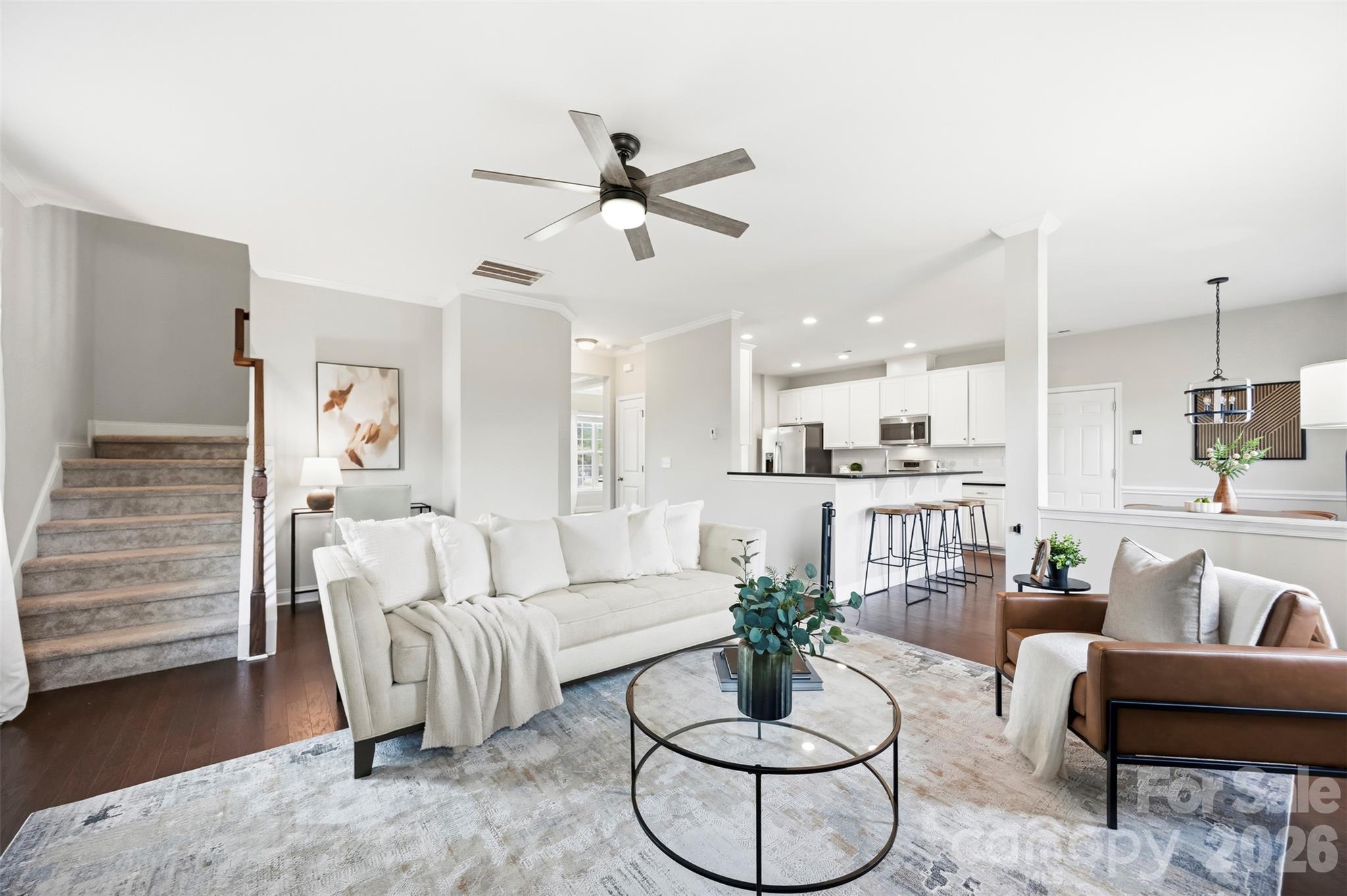 1124 Golden Gate Court Property Photo 12