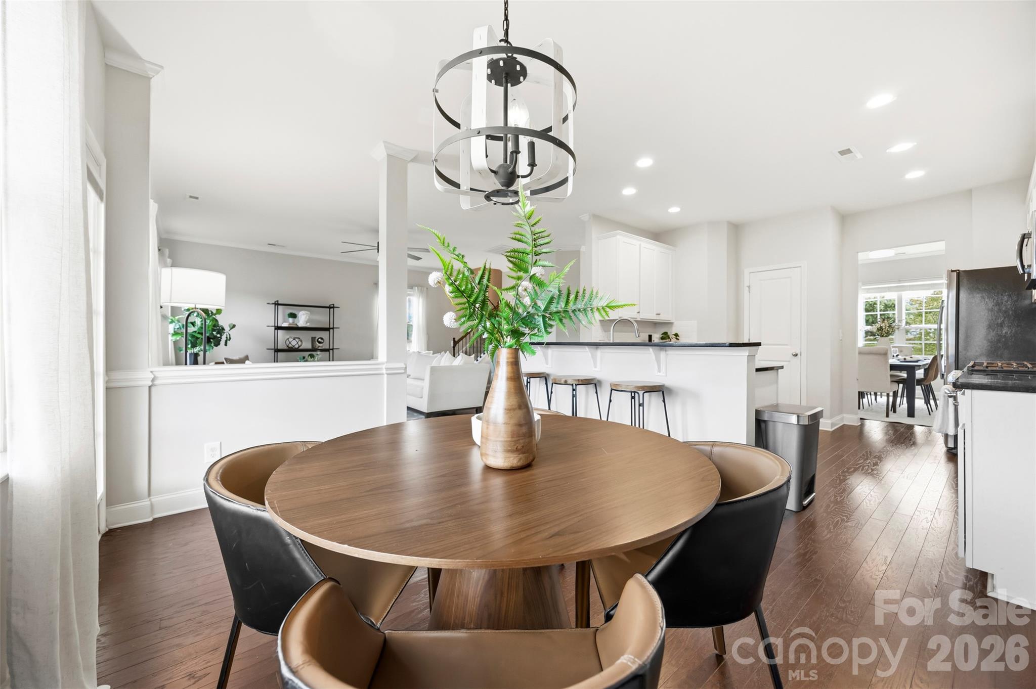 1124 Golden Gate Court Property Photo 17