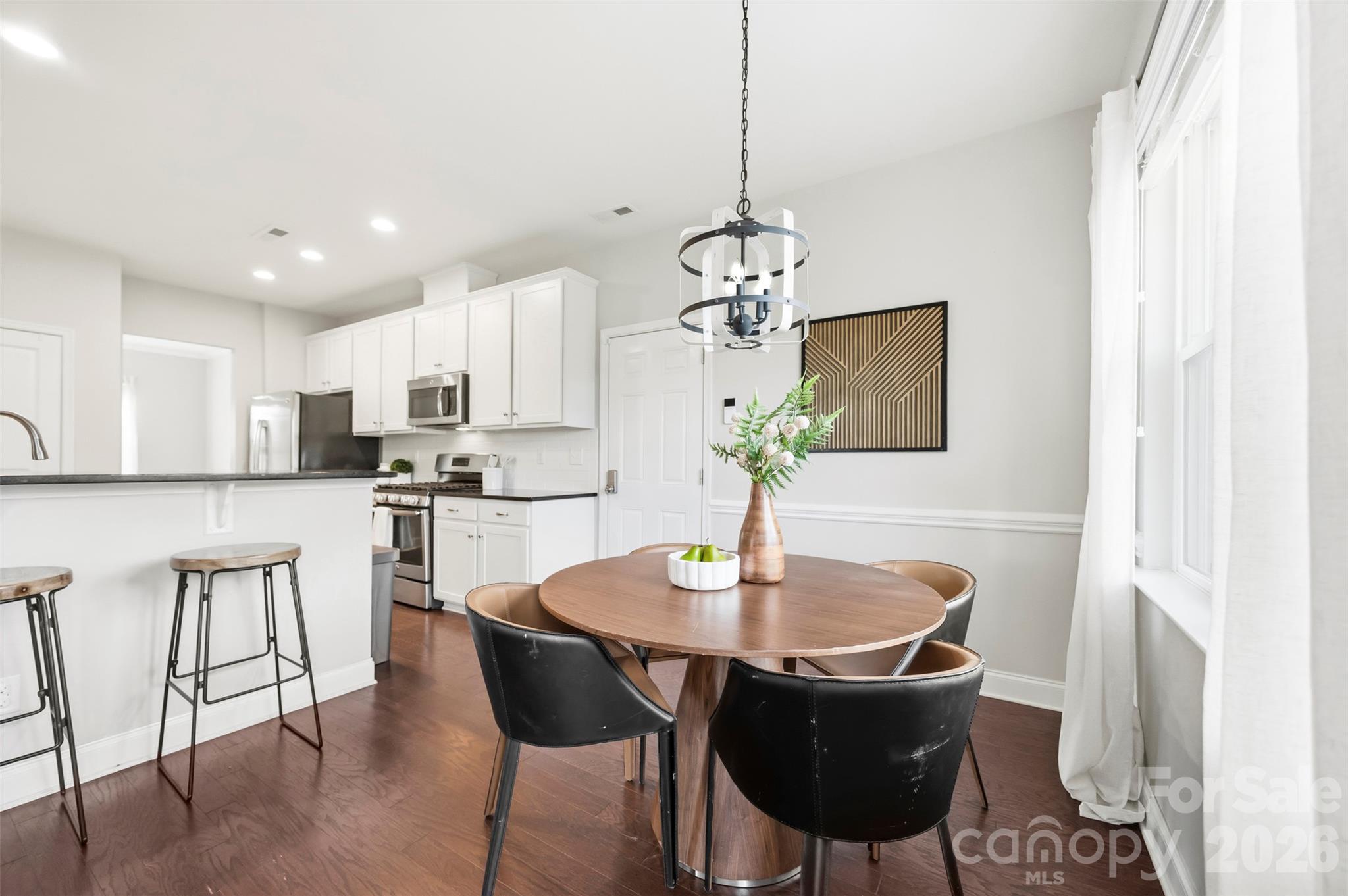 1124 Golden Gate Court Property Photo 18