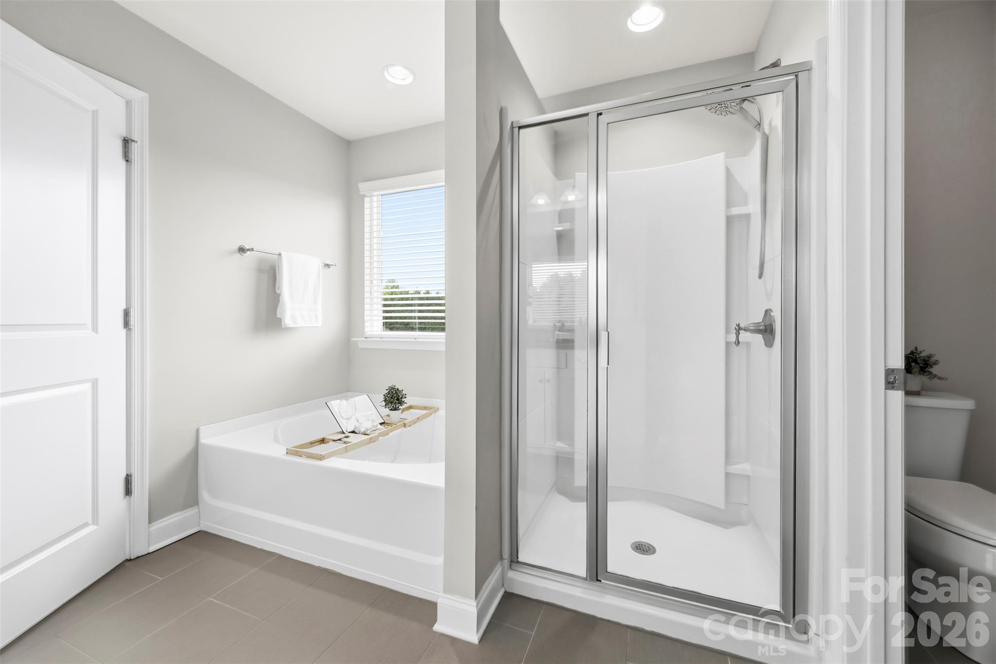 1124 Golden Gate Court Property Photo 29