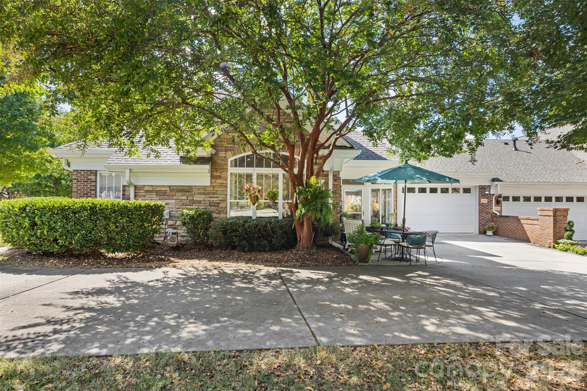 2615 Circa Drive Property Photo 33