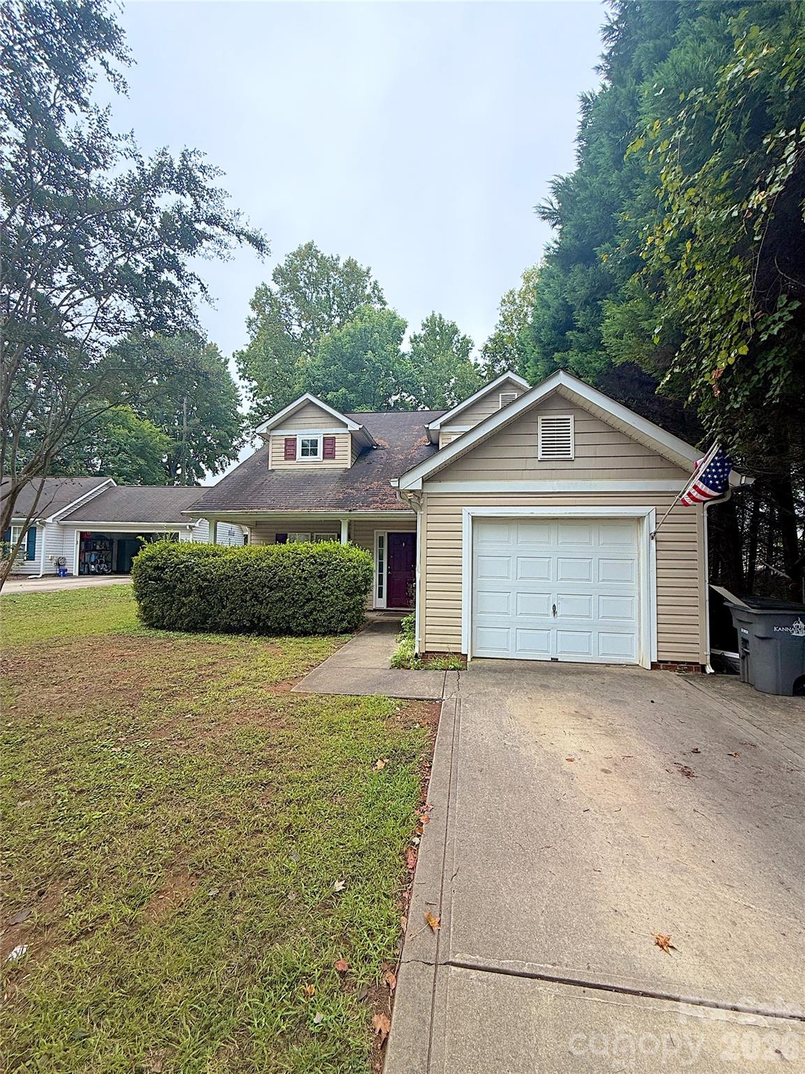 2320 Chantilly Court Property Photo 1
