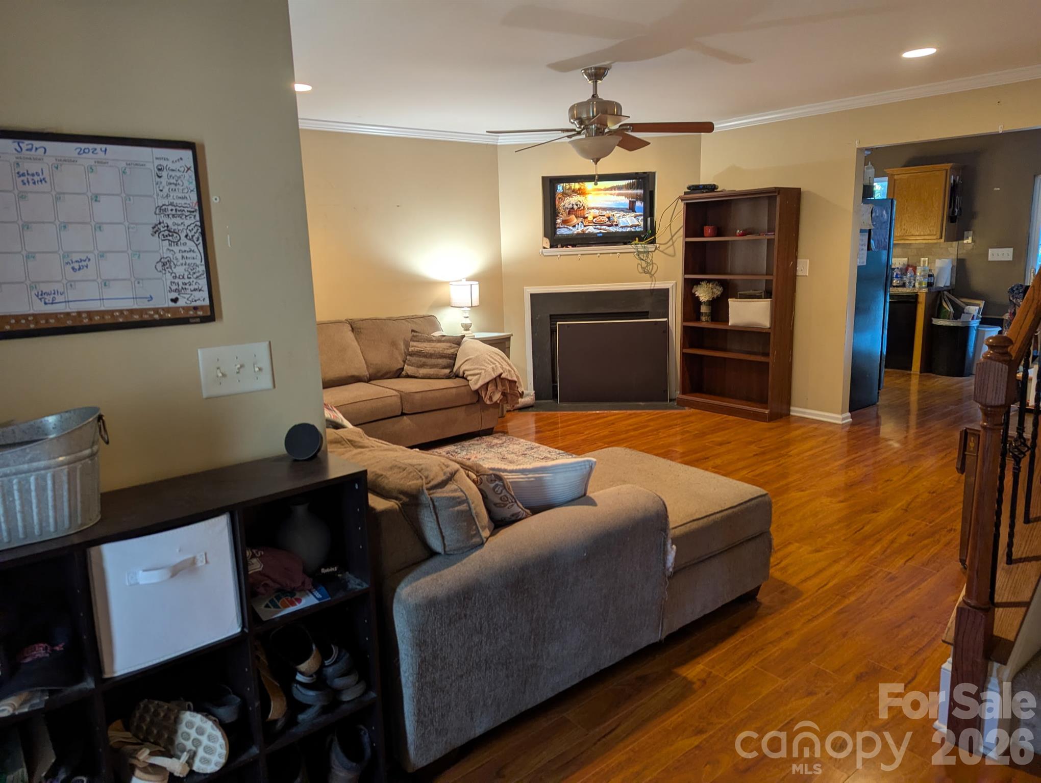 2320 Chantilly Court Property Photo 5