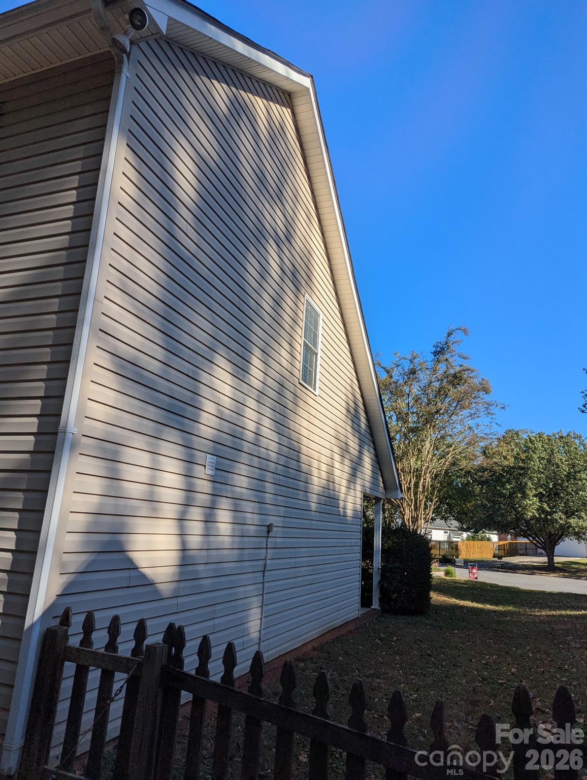 2320 Chantilly Court Property Photo 9