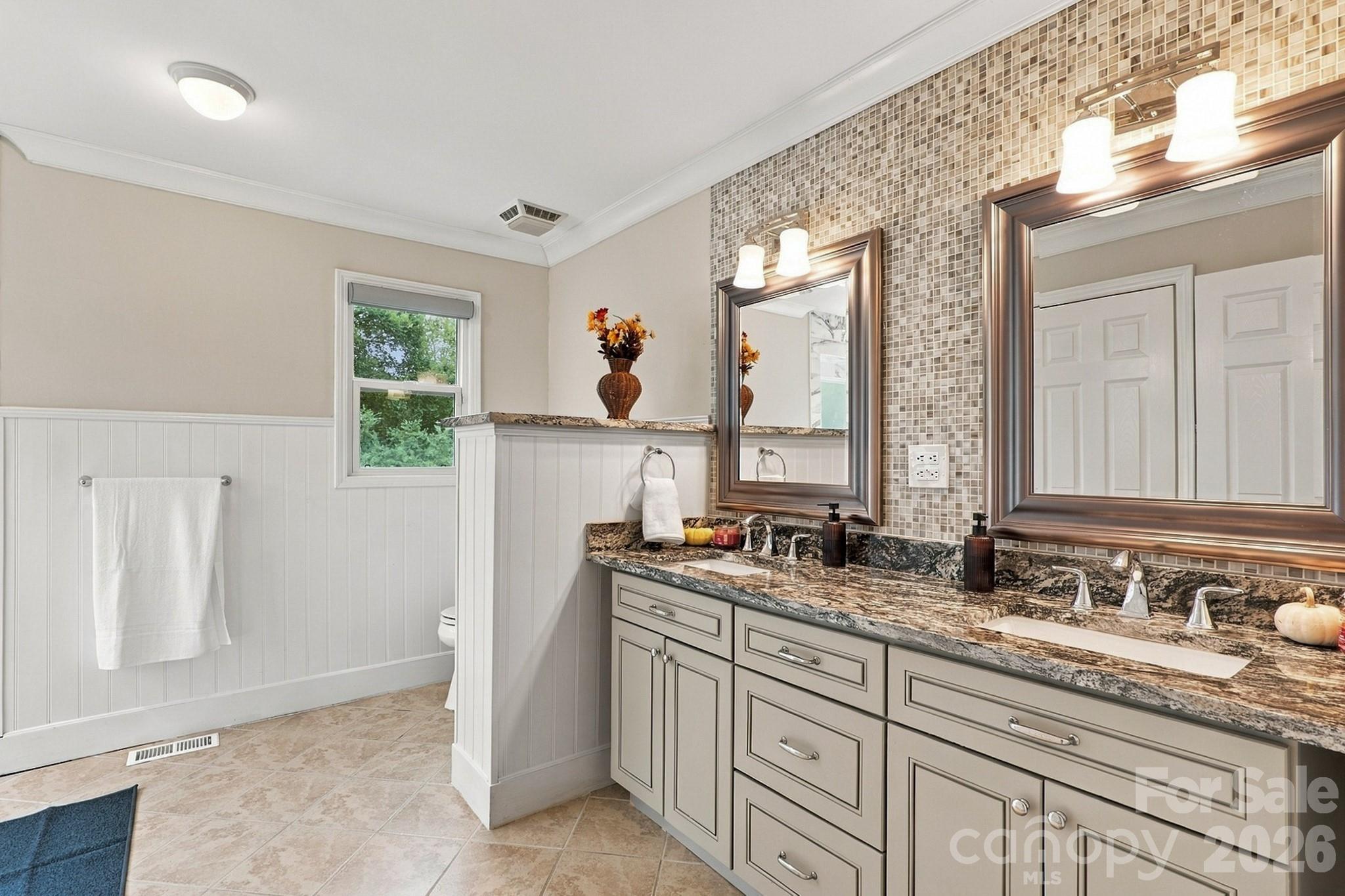 8530 Glenway Court Property Photo 18